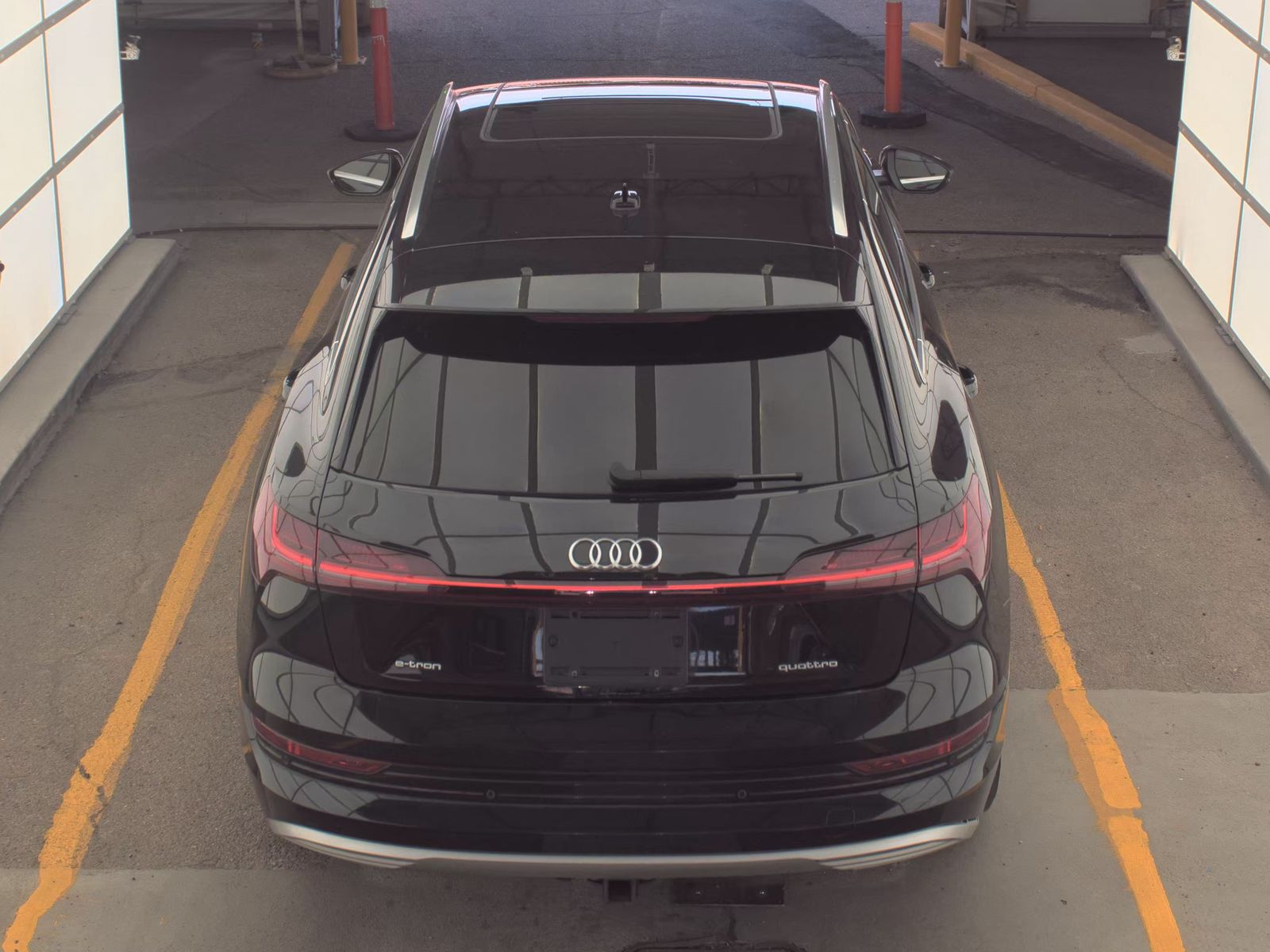 2021 Audi e-tron Premium AWD