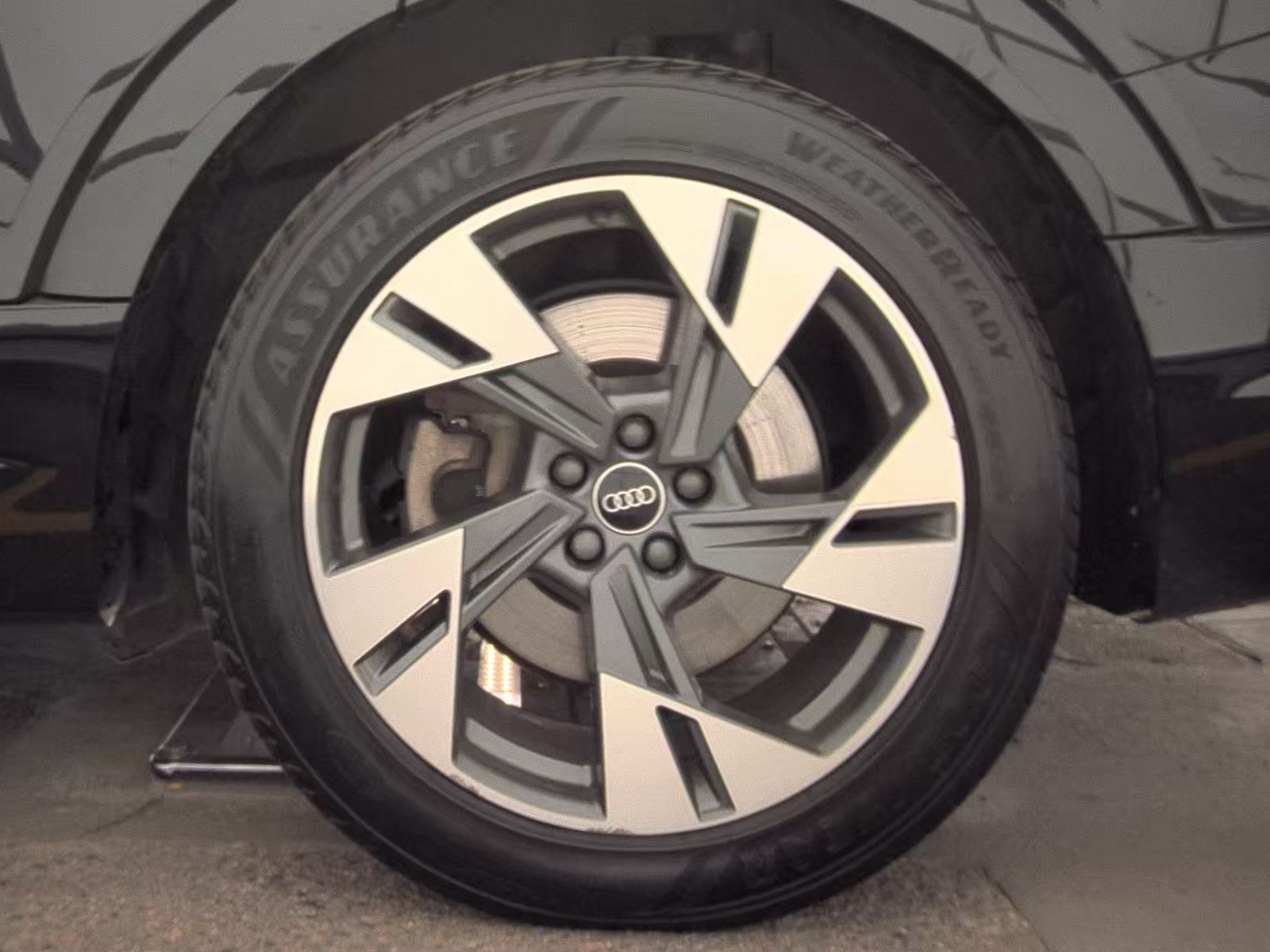 2021 Audi e-tron Premium AWD