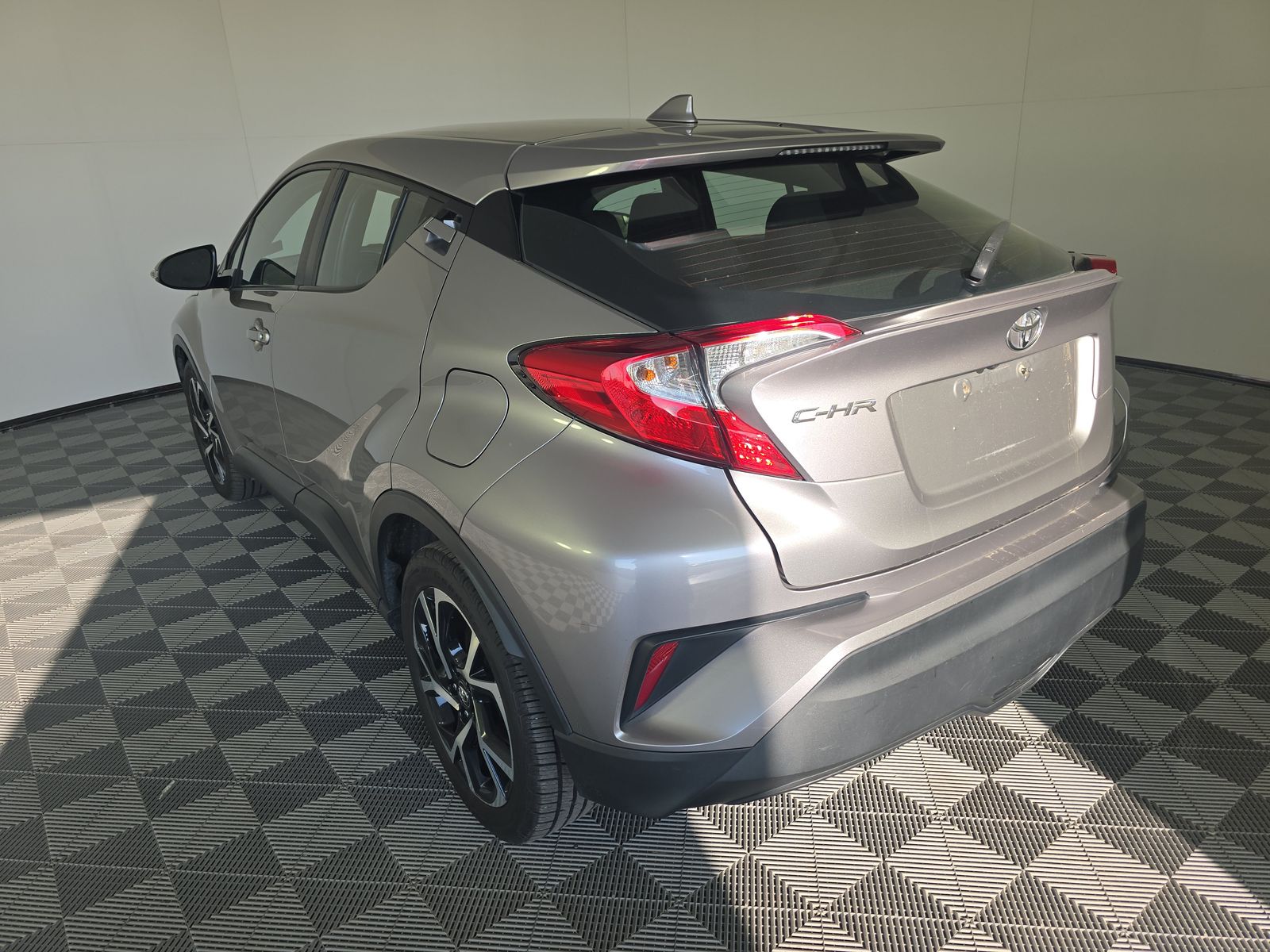 2018 Toyota C-HR XLE FWD
