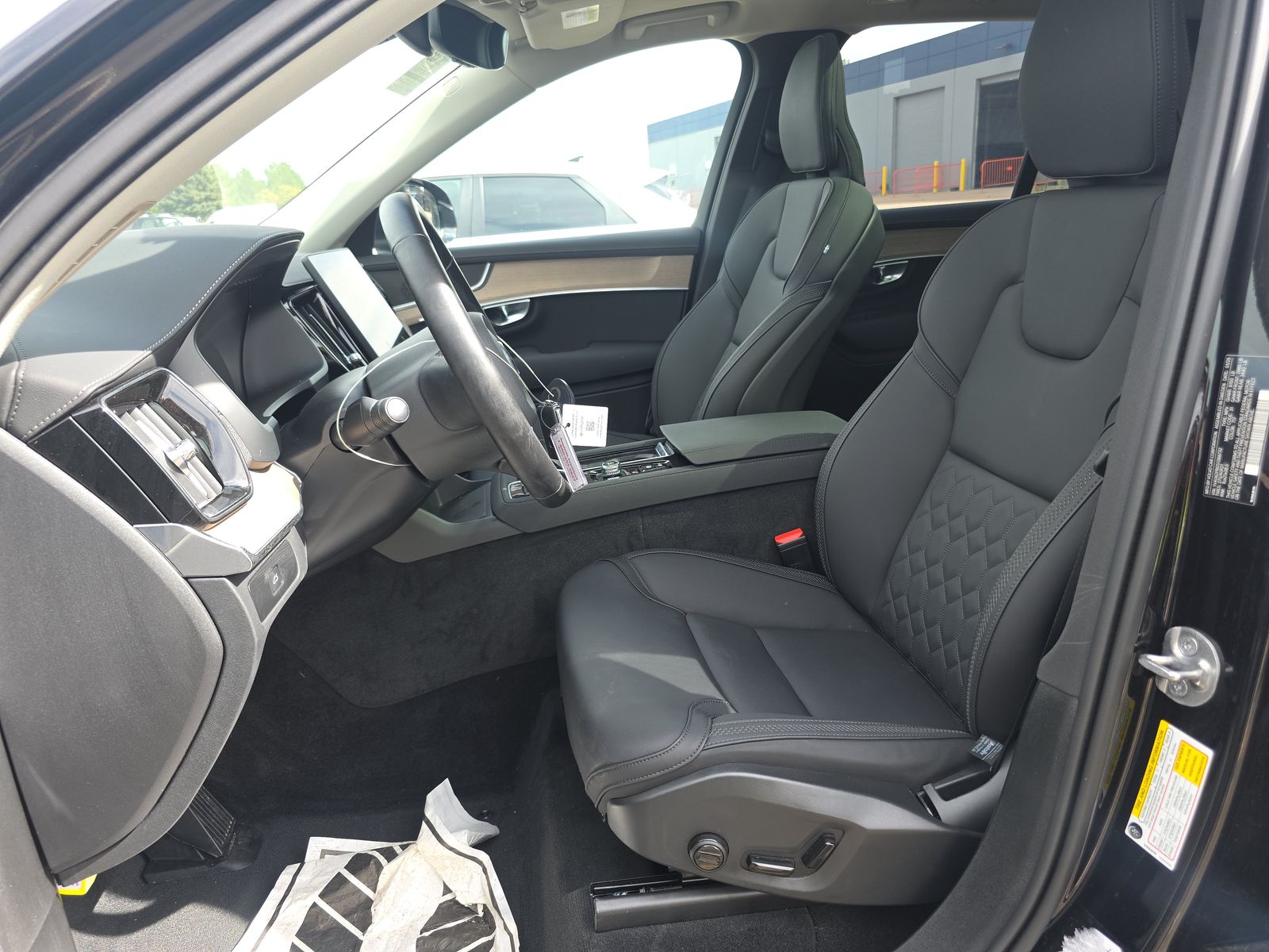 2025 Volvo XC90 B6 Plus AWD