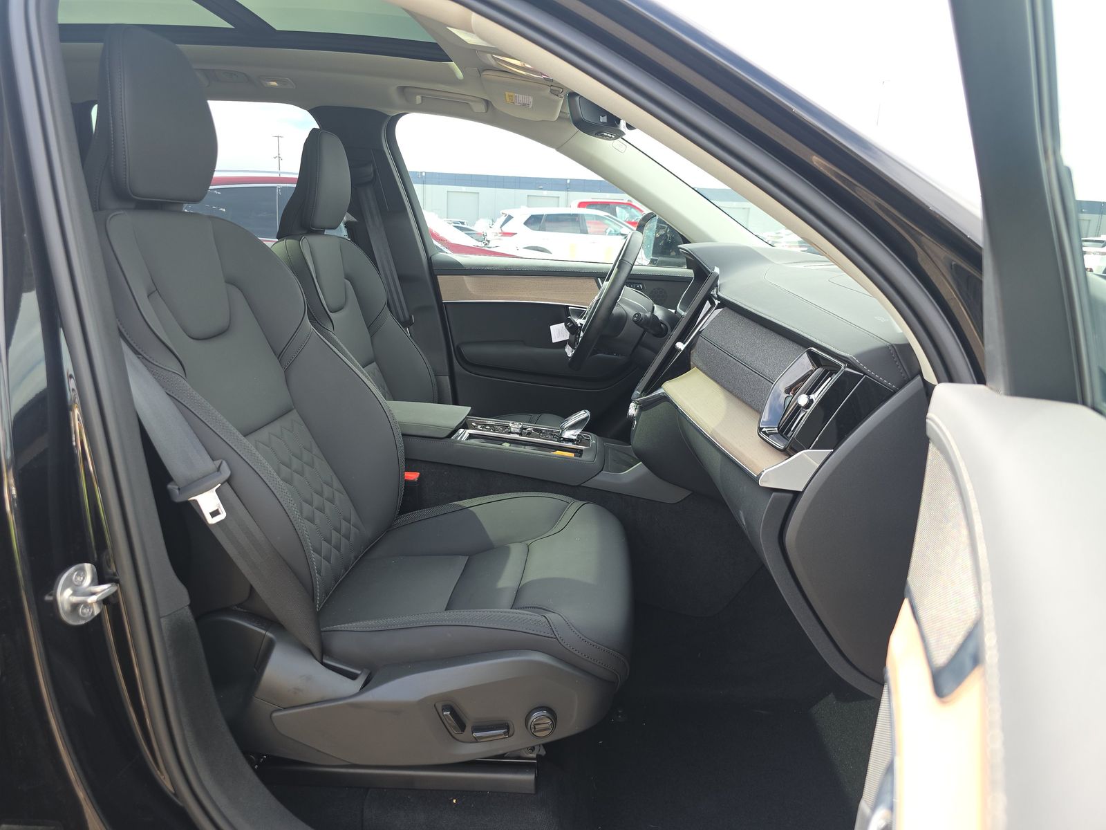 2025 Volvo XC90 B6 Plus AWD