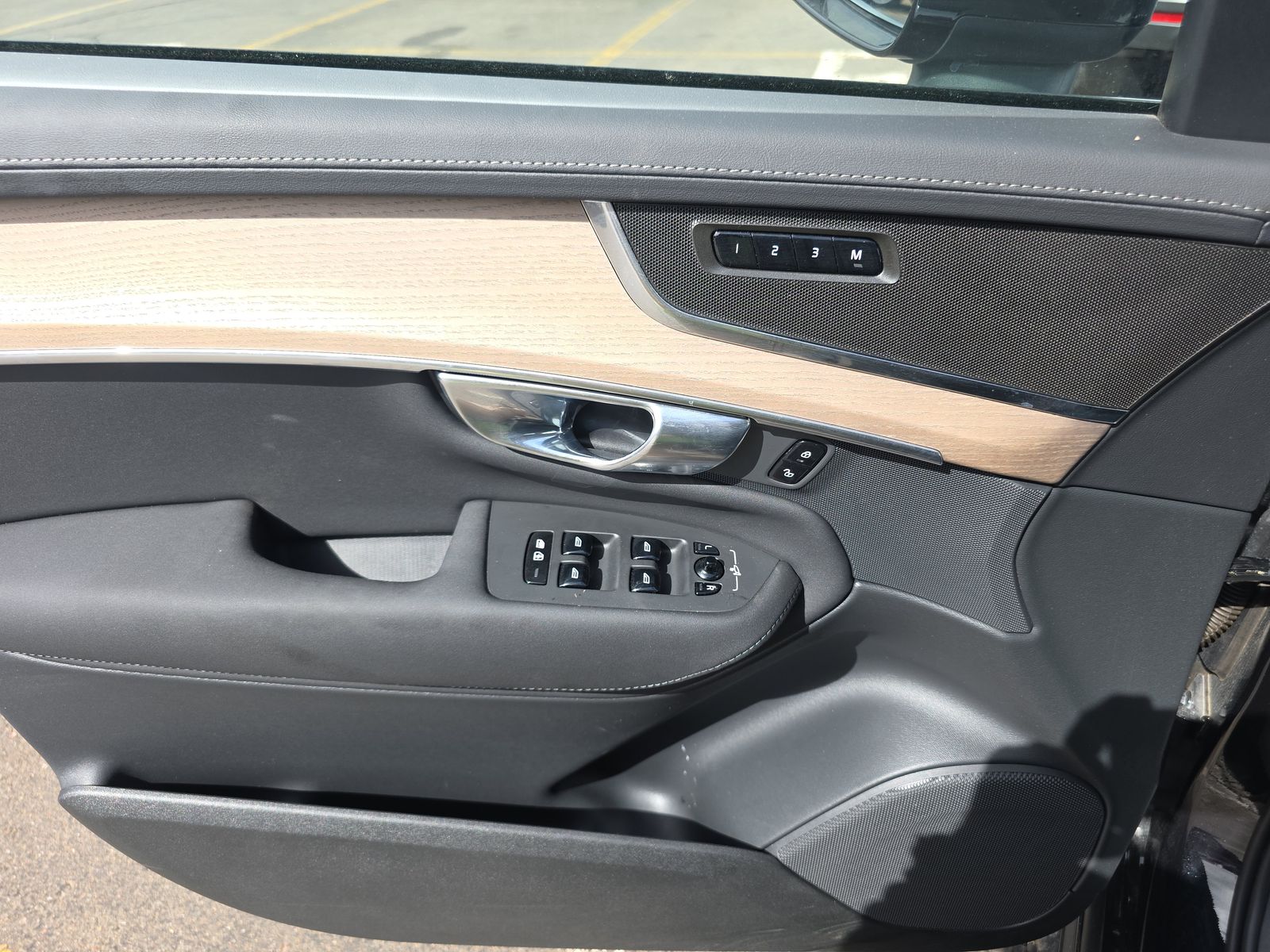 2025 Volvo XC90 B6 Plus AWD