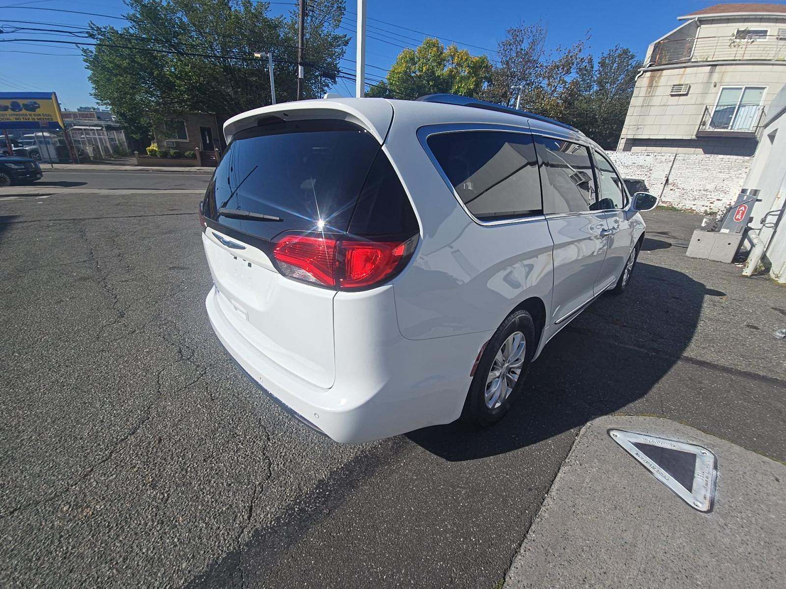 2018 Chrysler Pacifica Touring L Plus FWD