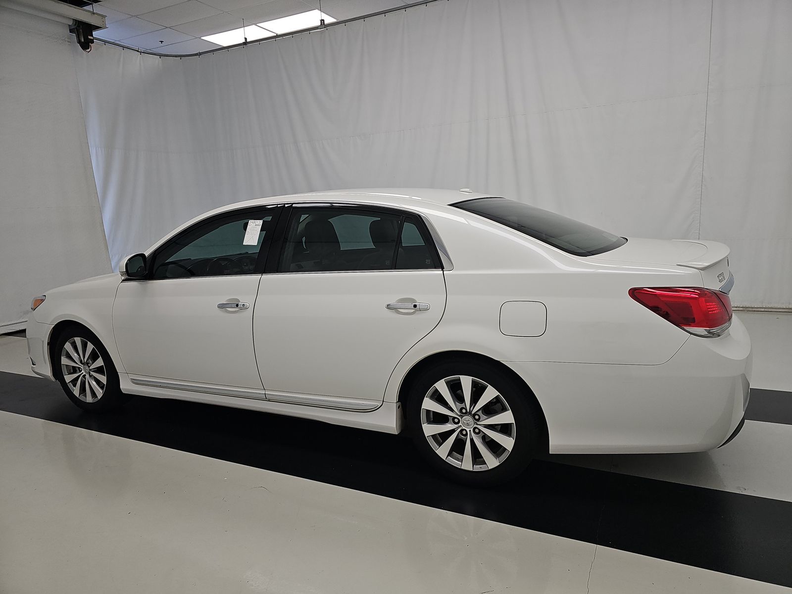 2011 Toyota Avalon Limited FWD