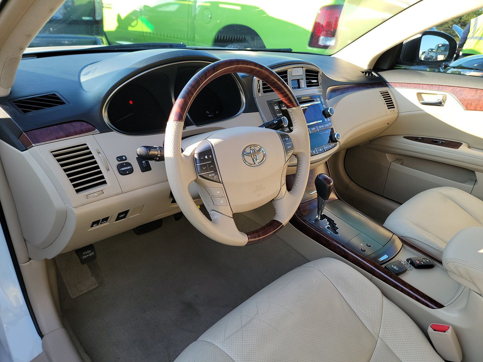 2011 Toyota Avalon Limited FWD