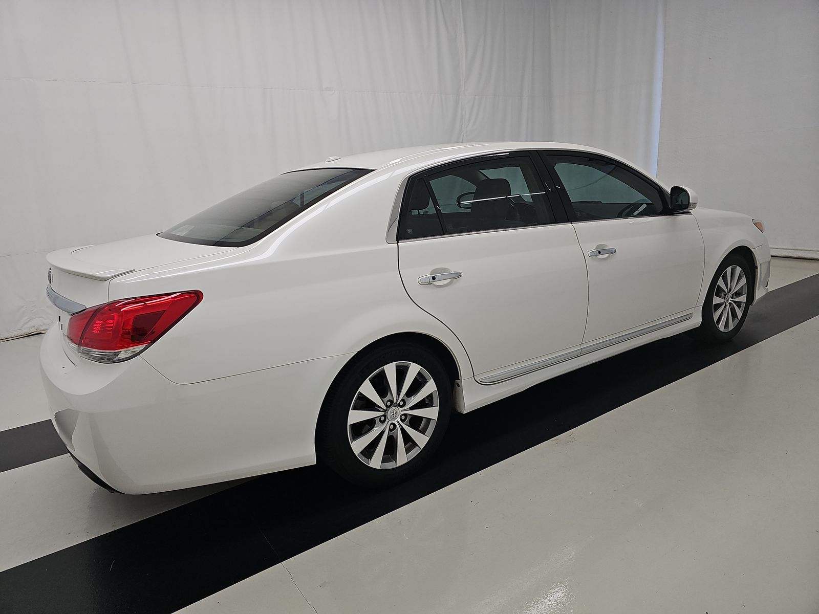 2011 Toyota Avalon Limited FWD