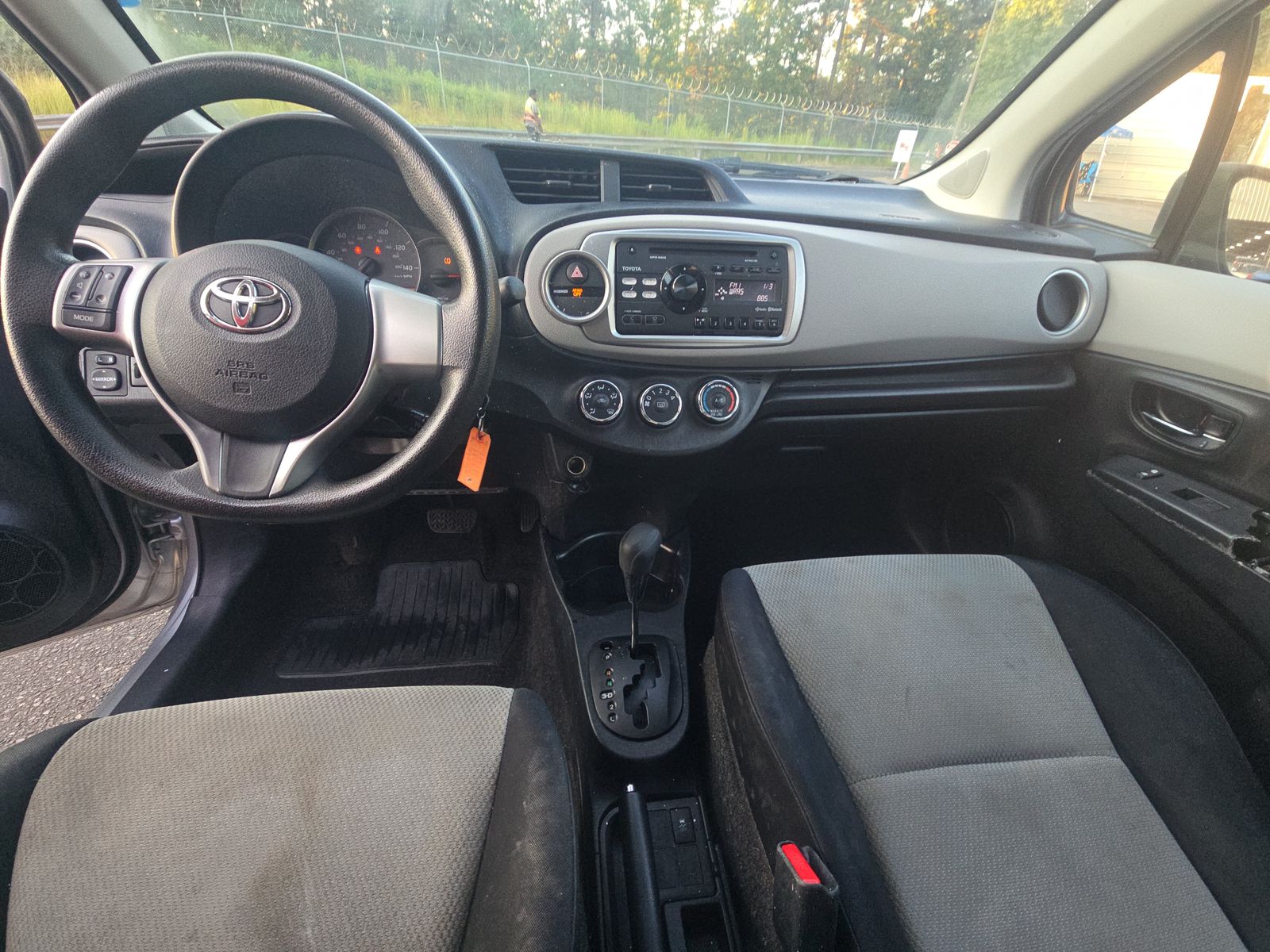 2012 Toyota Yaris LE FWD