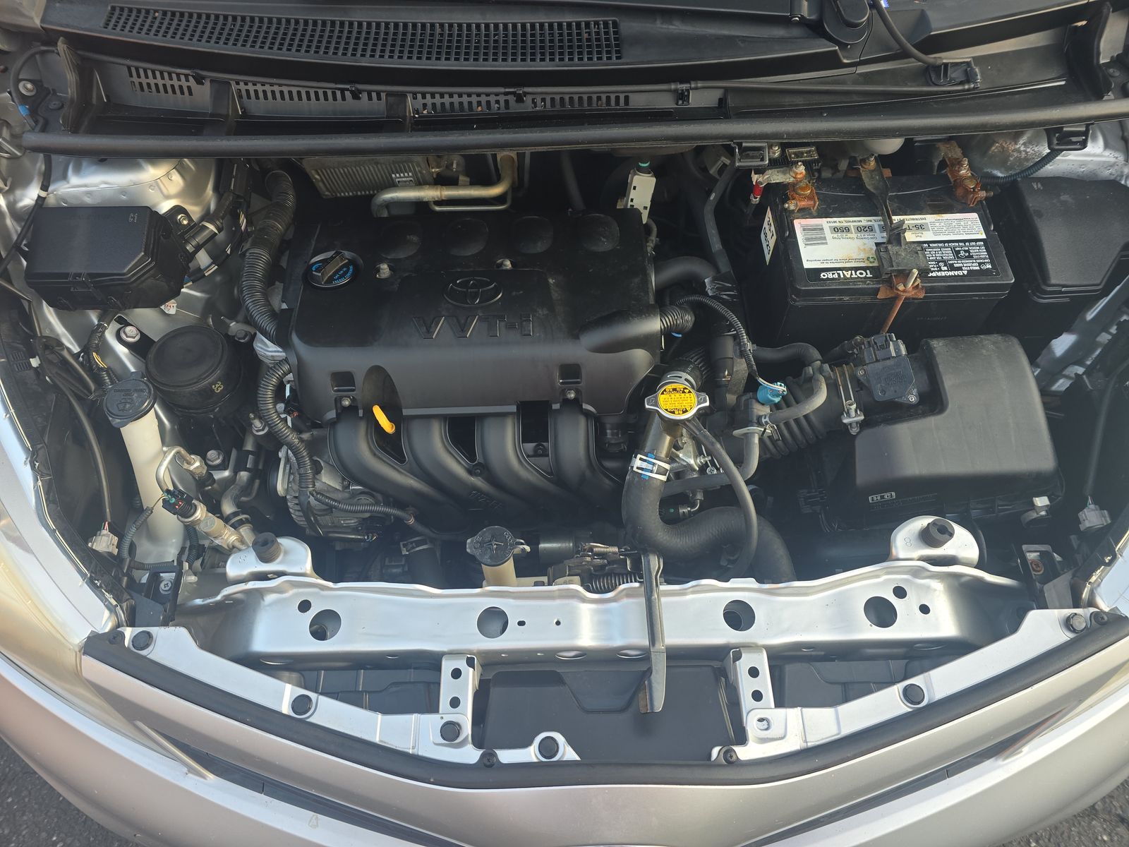 2012 Toyota Yaris LE FWD