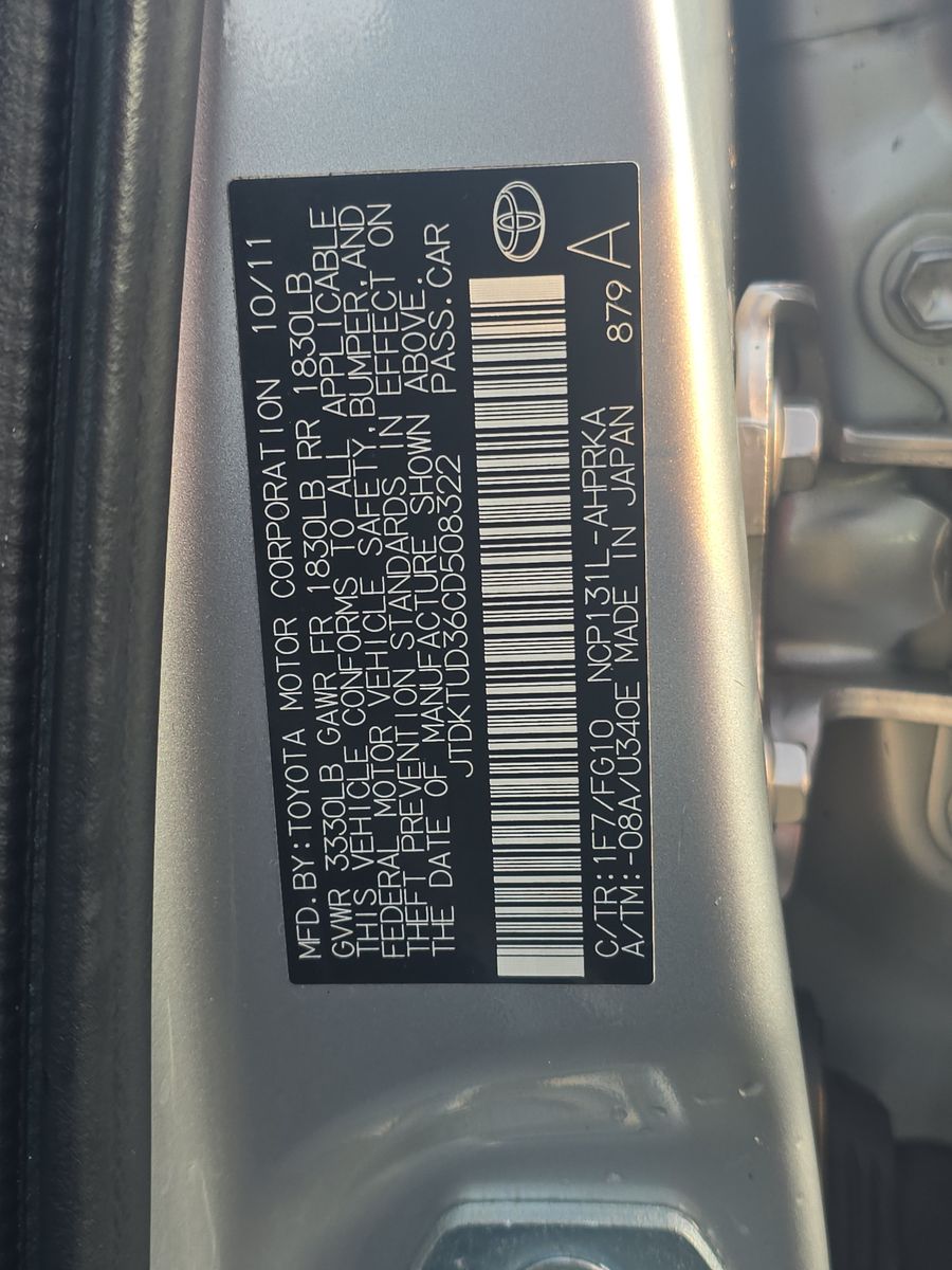 2012 Toyota Yaris LE FWD