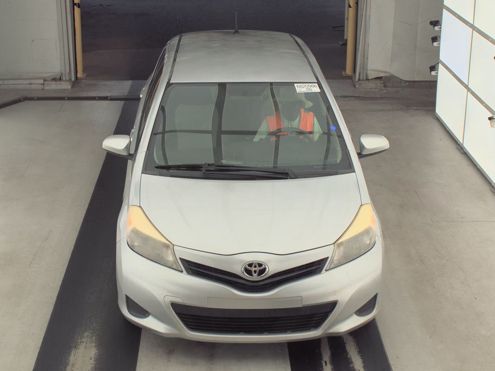 2012 Toyota Yaris LE FWD