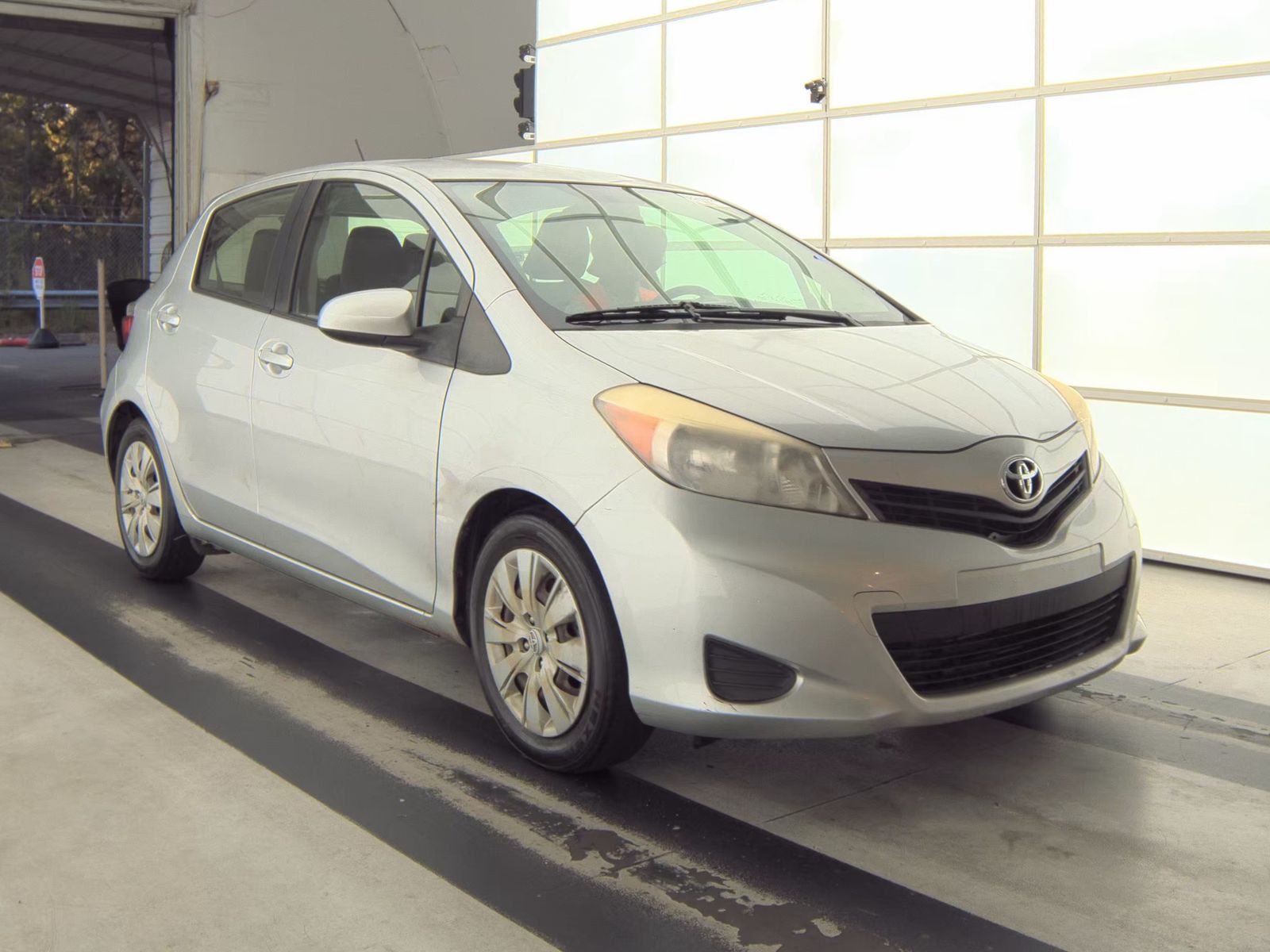 2012 Toyota Yaris LE FWD