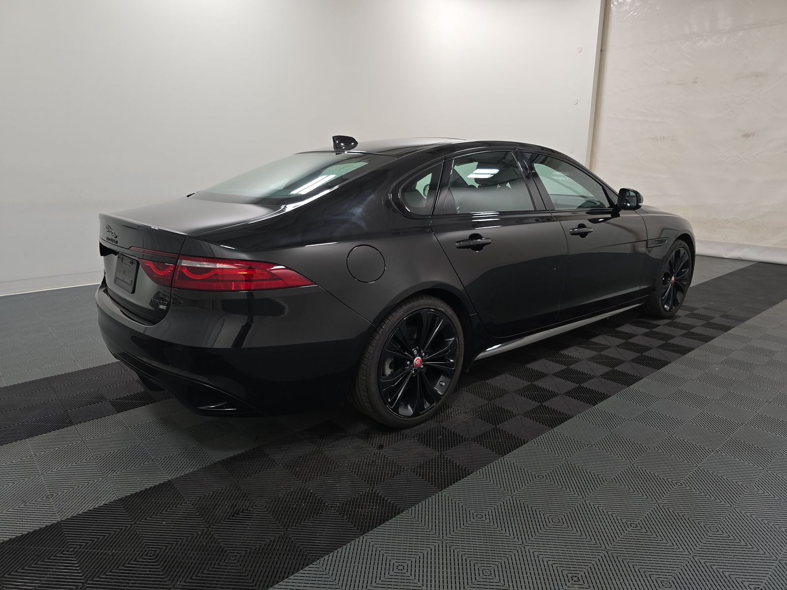 2022 Jaguar XF R-Dynamic SE AWD