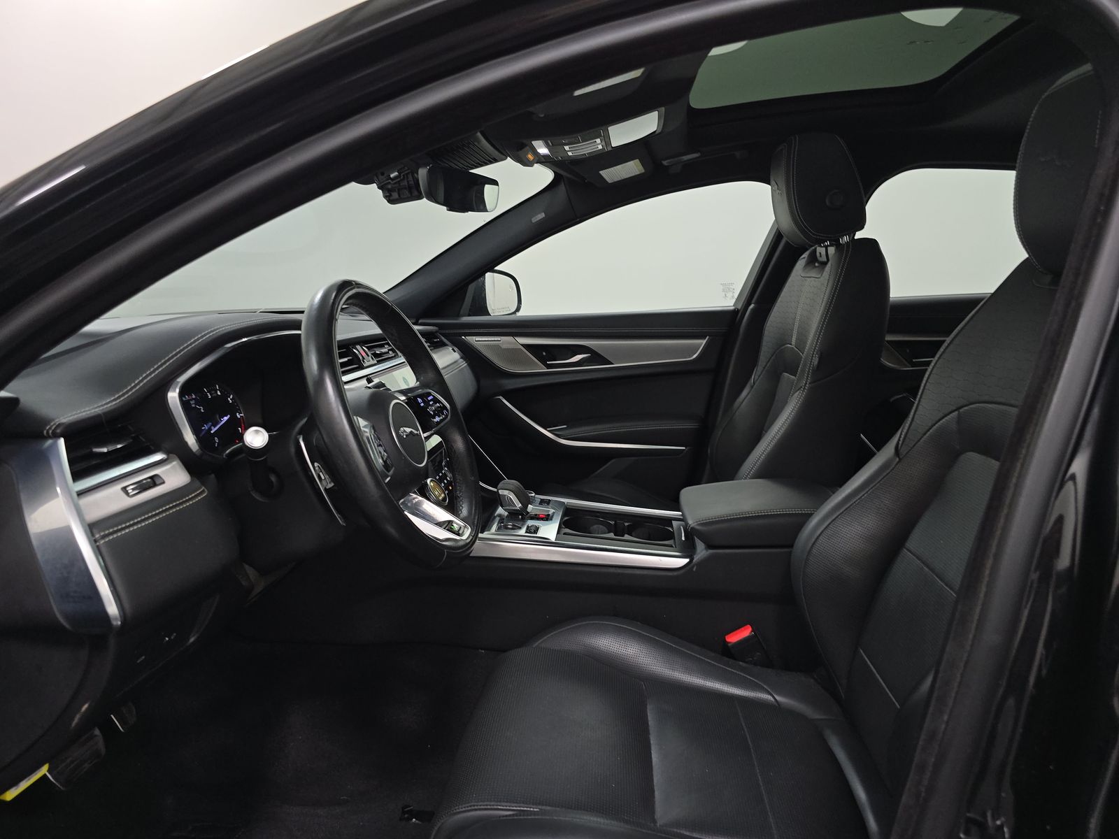 2022 Jaguar XF R-Dynamic SE AWD