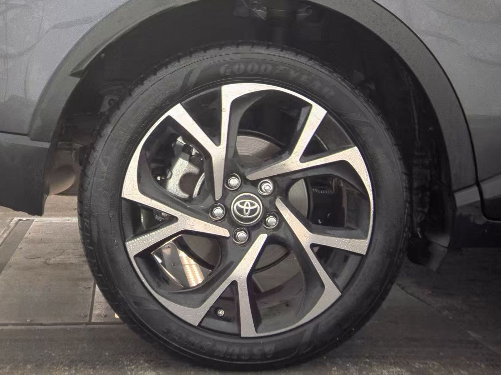 2021 Toyota C-HR XLE FWD