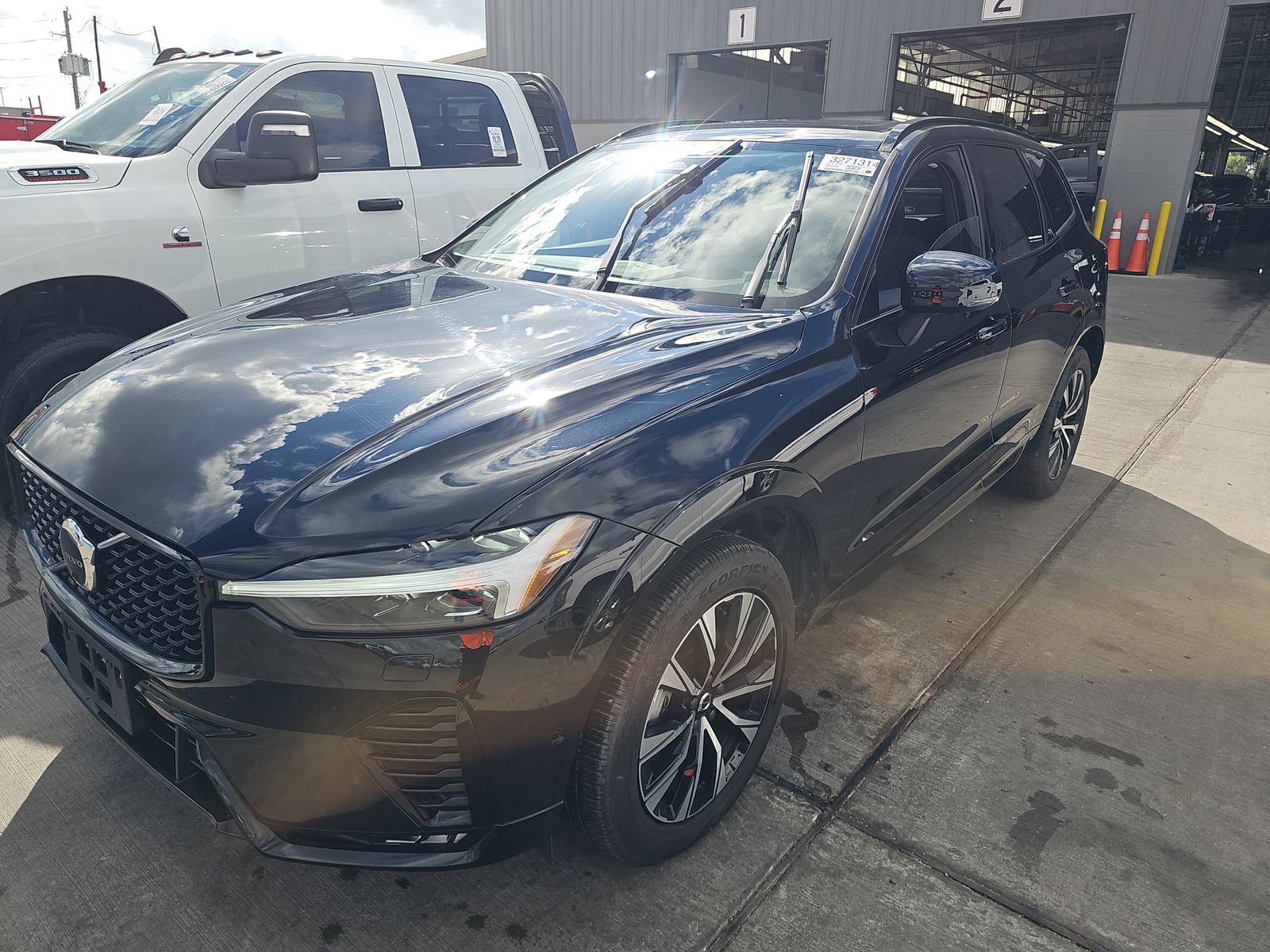 2025 Volvo XC60 B5 Plus AWD