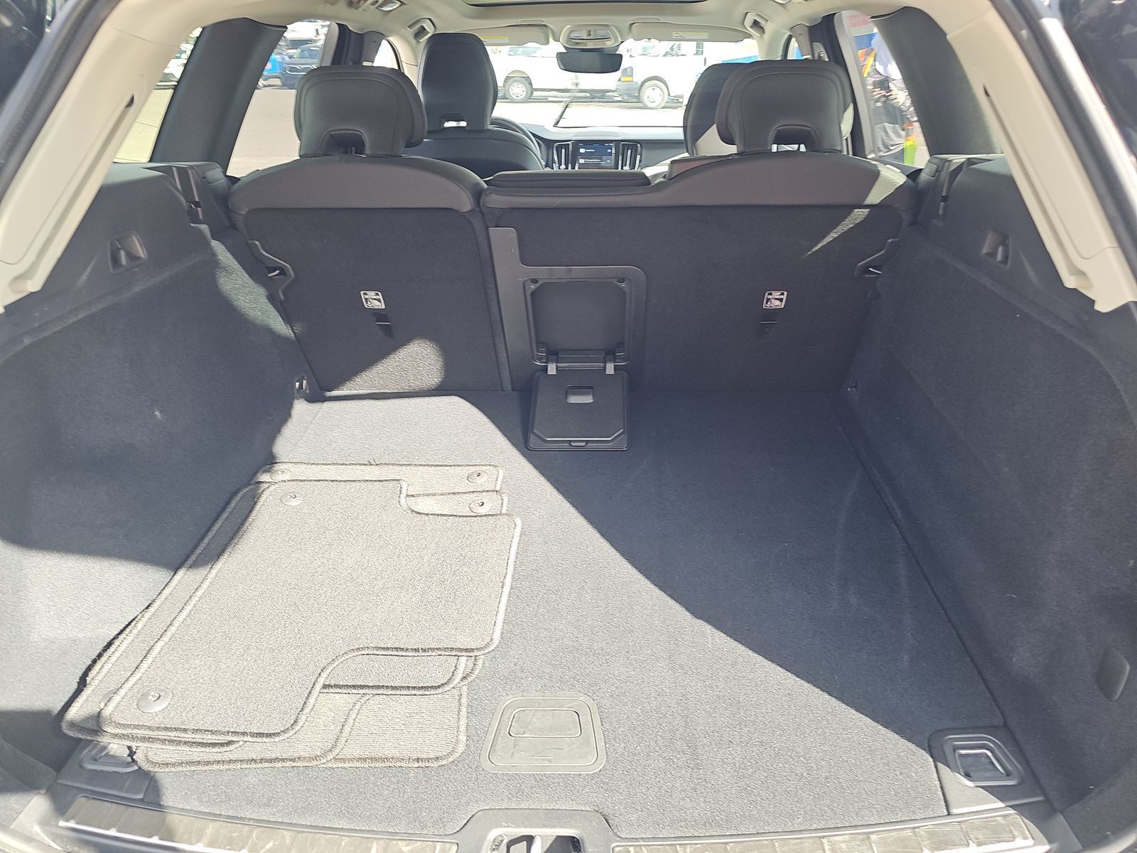 2025 Volvo XC60 B5 Plus AWD