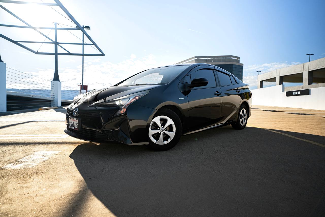TOYOTA PRIUS - 1