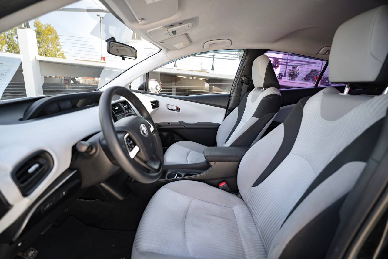 TOYOTA PRIUS - 10