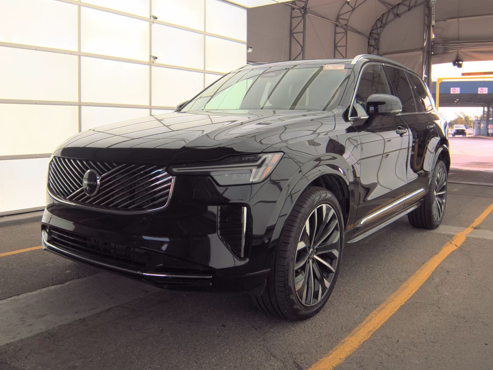 2025 Volvo XC90 B6 Plus AWD