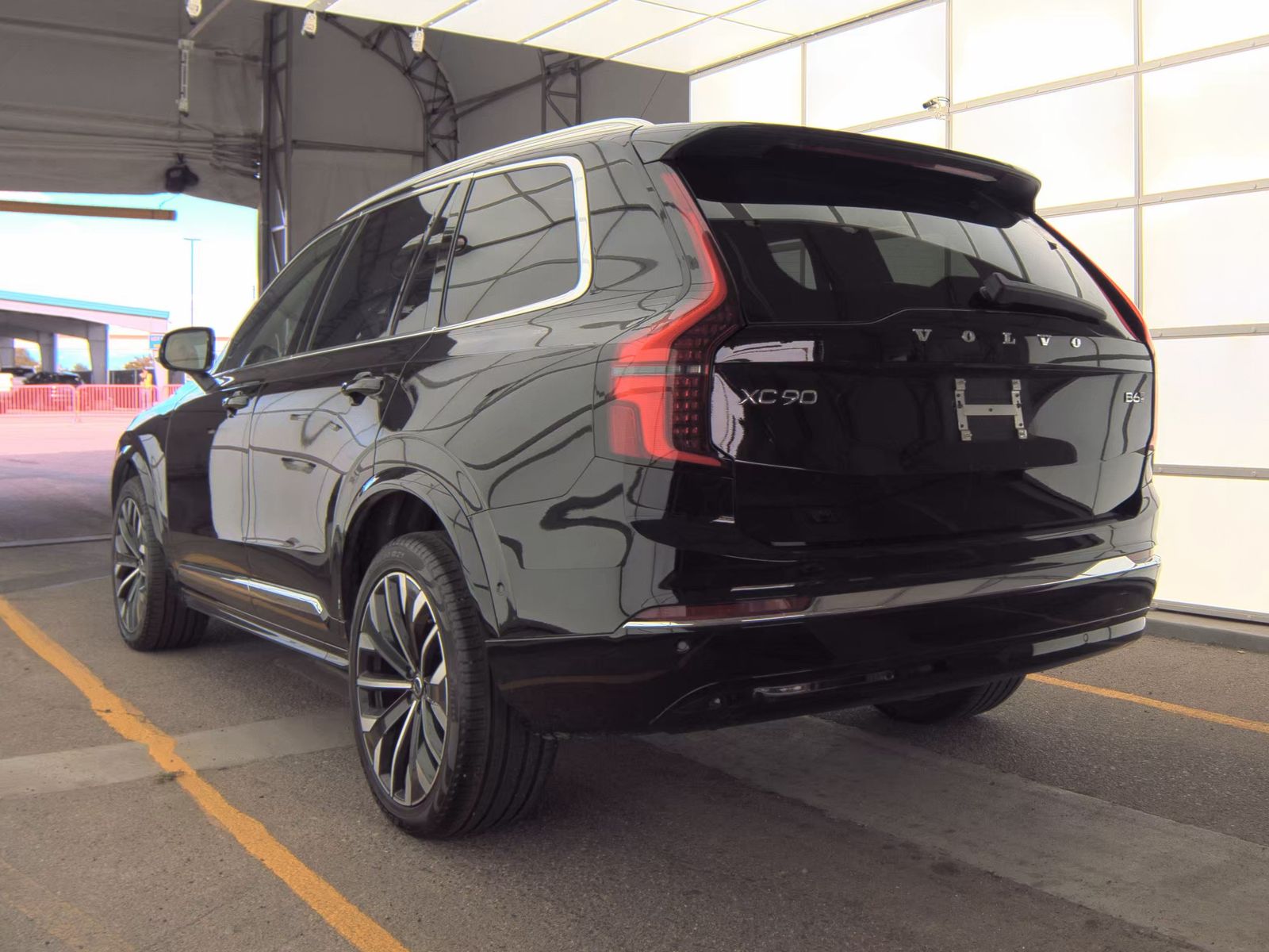 2025 Volvo XC90 B6 Plus AWD