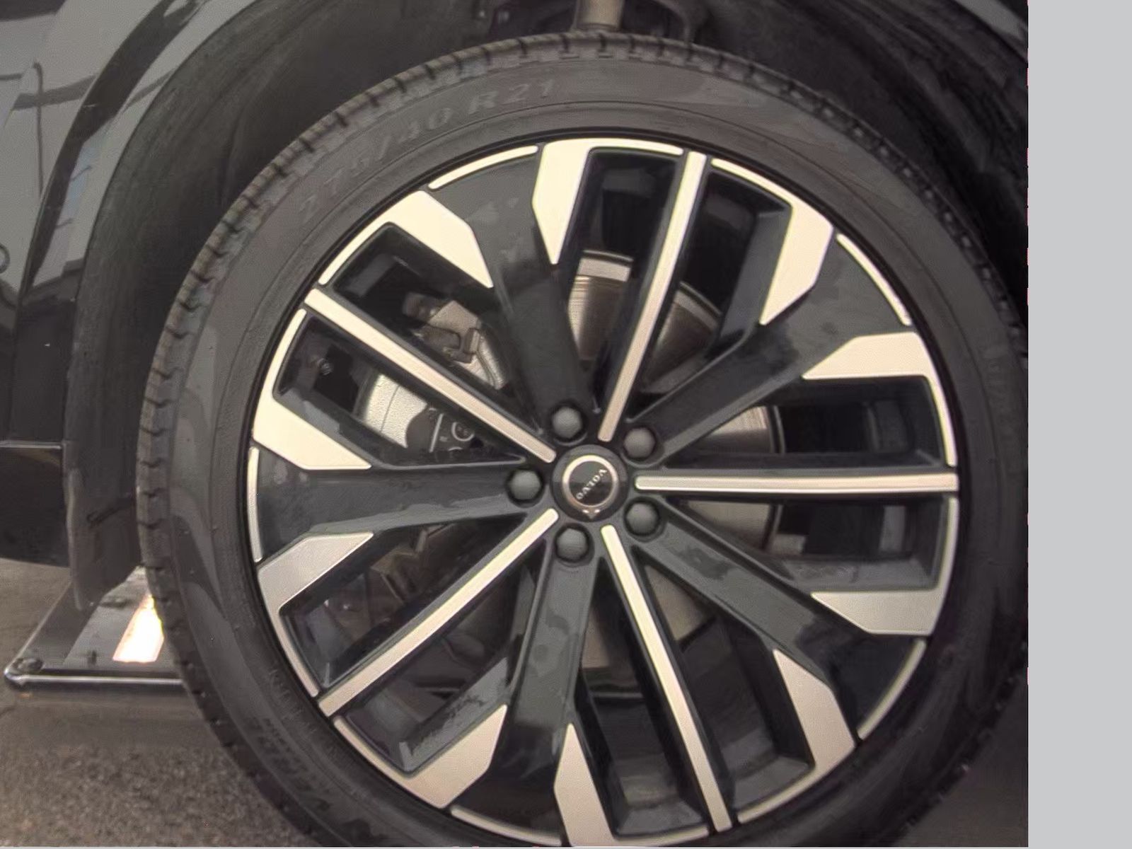 2025 Volvo XC90 B6 Plus AWD