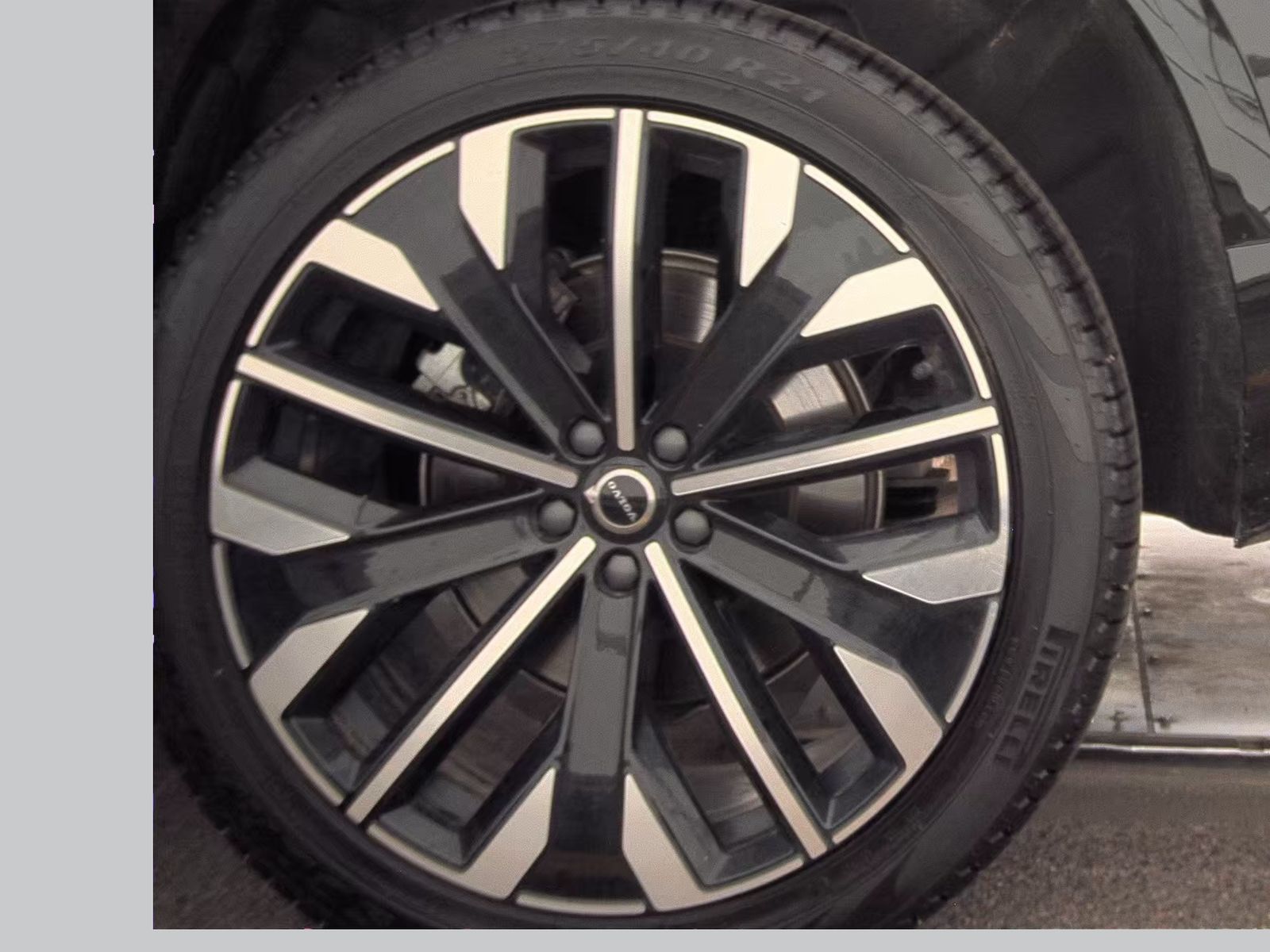 2025 Volvo XC90 B6 Plus AWD