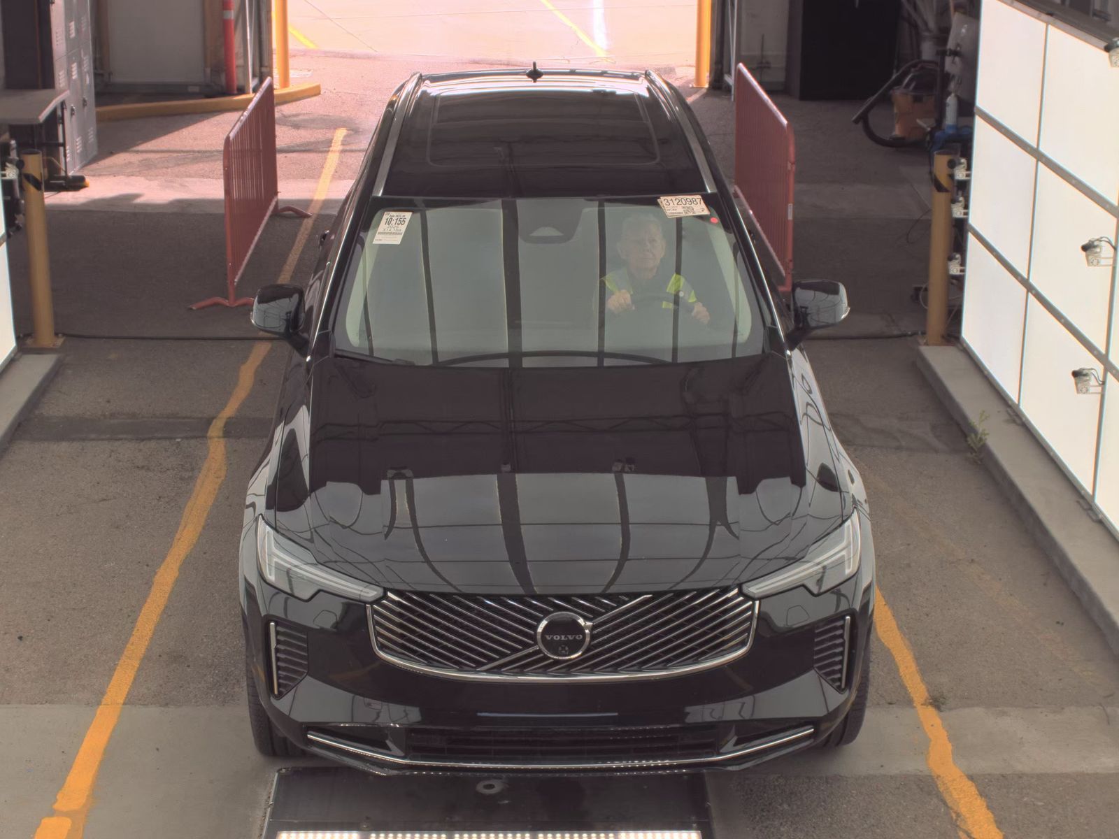 2025 Volvo XC90 B6 Plus AWD