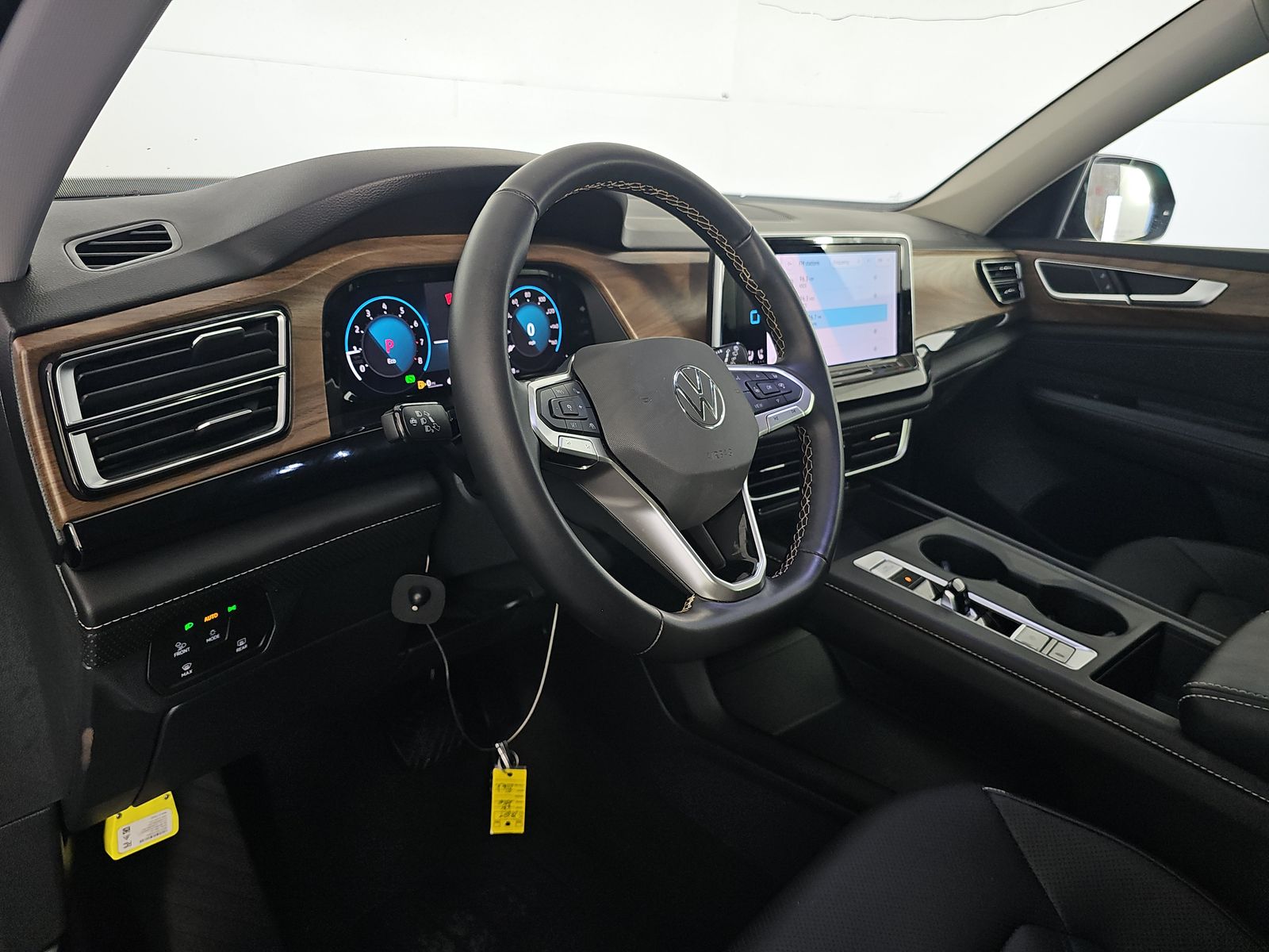 2025 Volkswagen Atlas 2.0T SE FWD