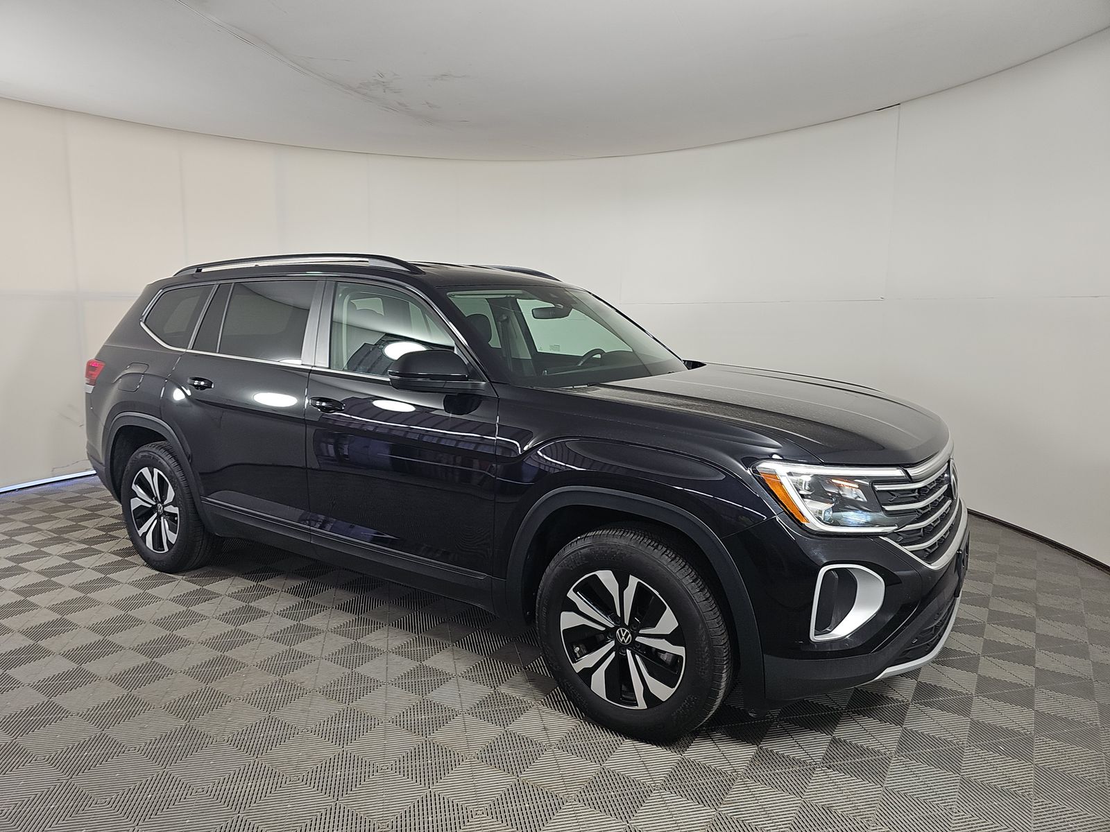 2025 Volkswagen Atlas 2.0T SE FWD