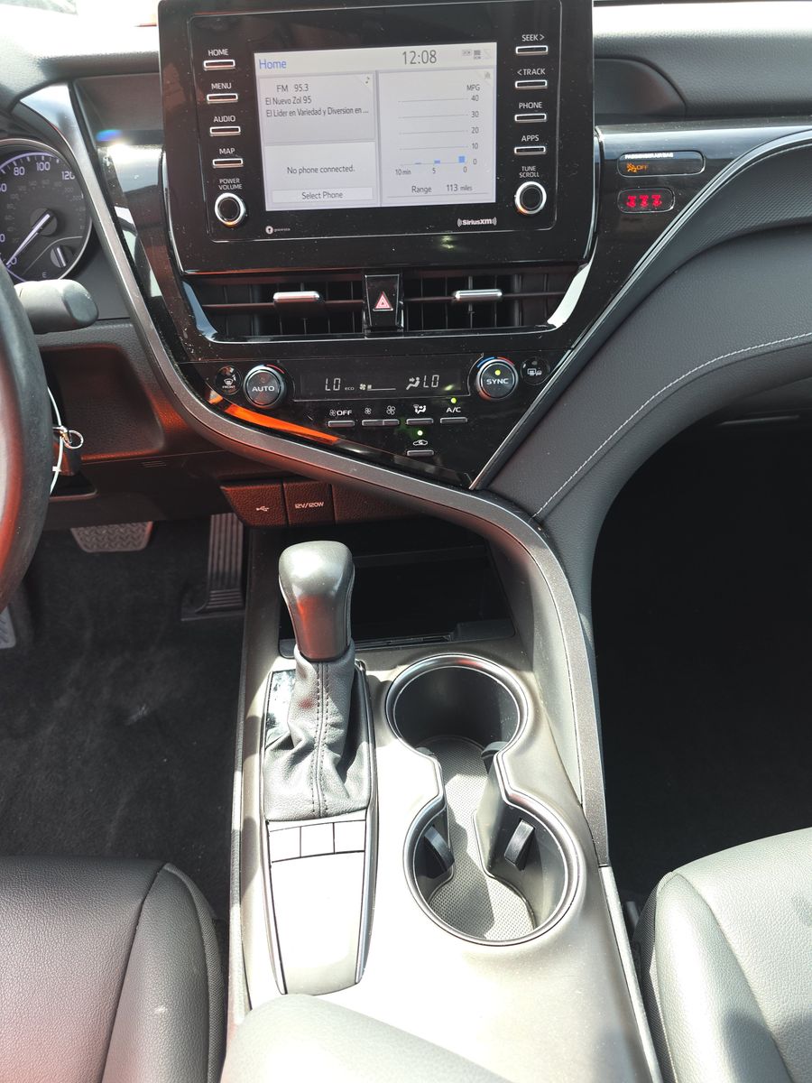 2022 Toyota Camry SE FWD