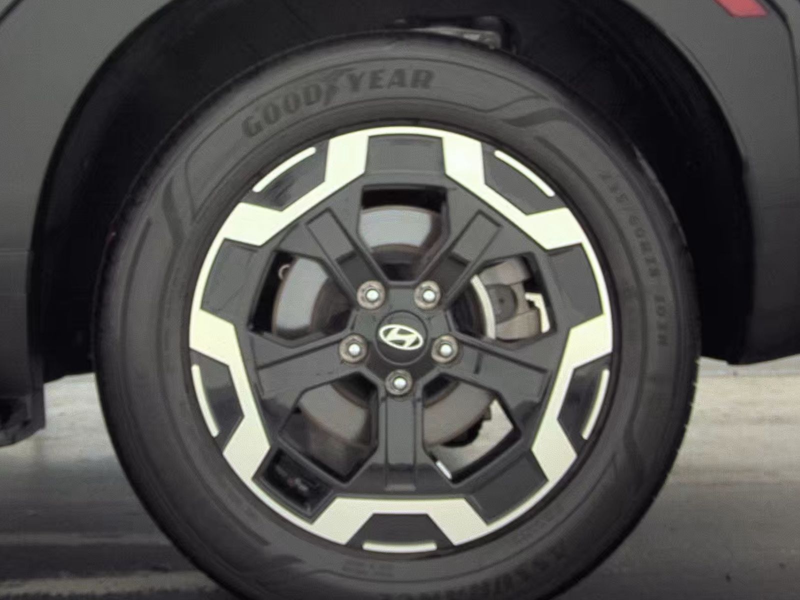 2025 Hyundai Santa Fe SE FWD