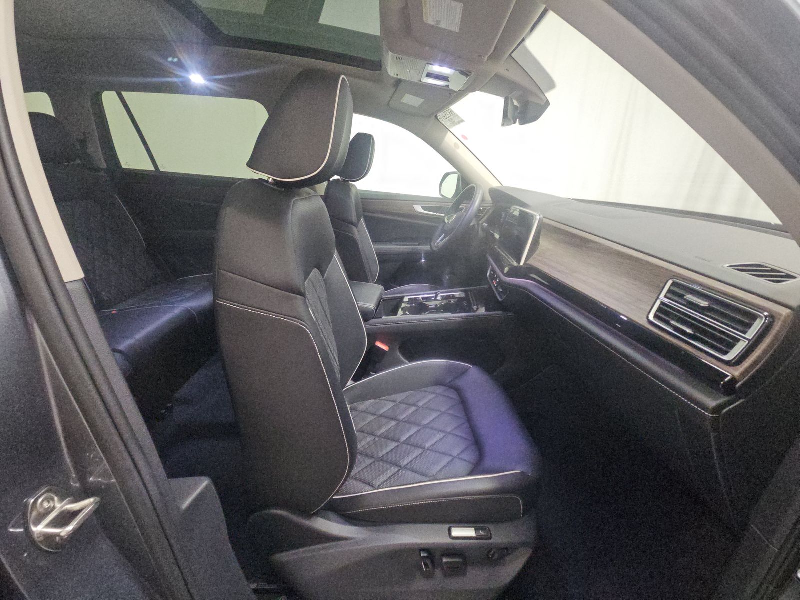 2025 Volkswagen Atlas 2.0T SEL Premium R-Line AWD