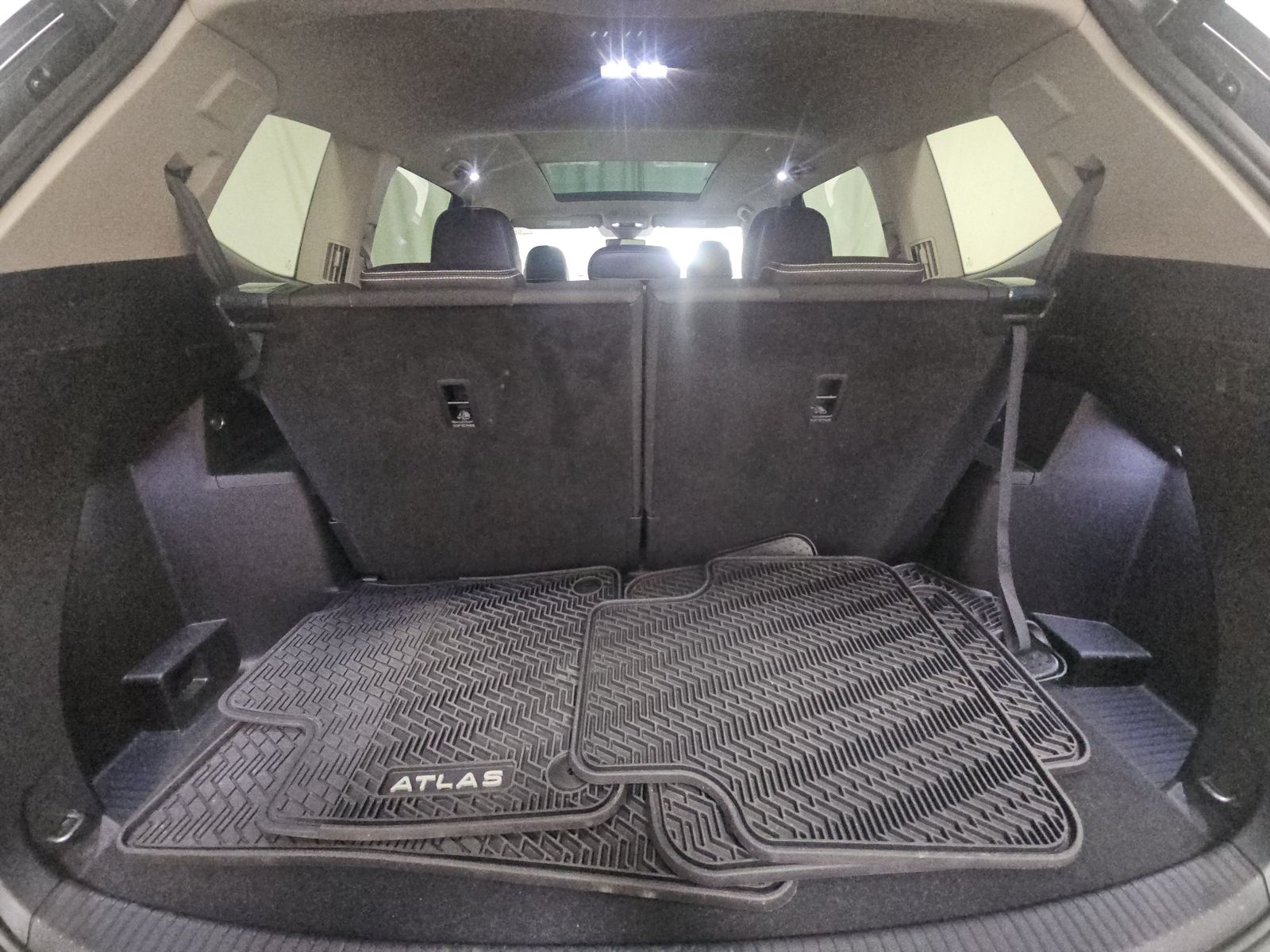 2025 Volkswagen Atlas 2.0T SEL Premium R-Line AWD