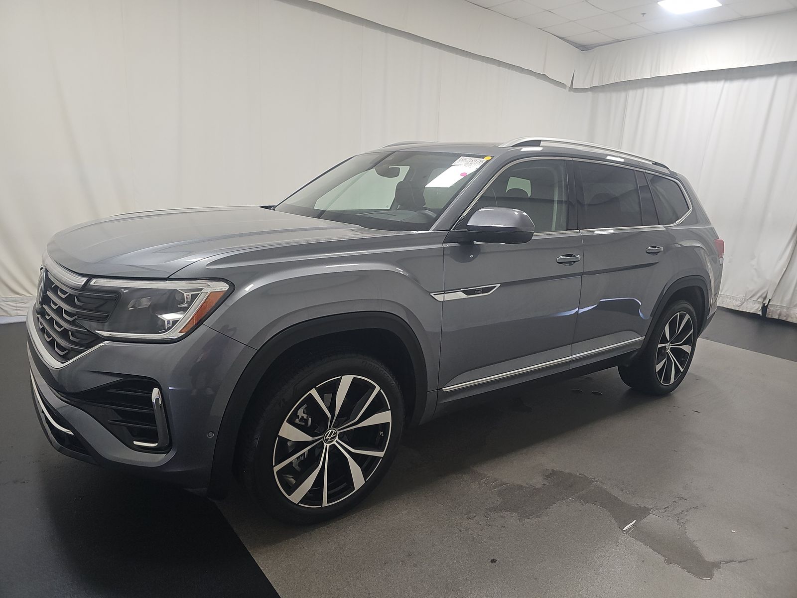 2025 Volkswagen Atlas 2.0T SEL Premium R-Line AWD