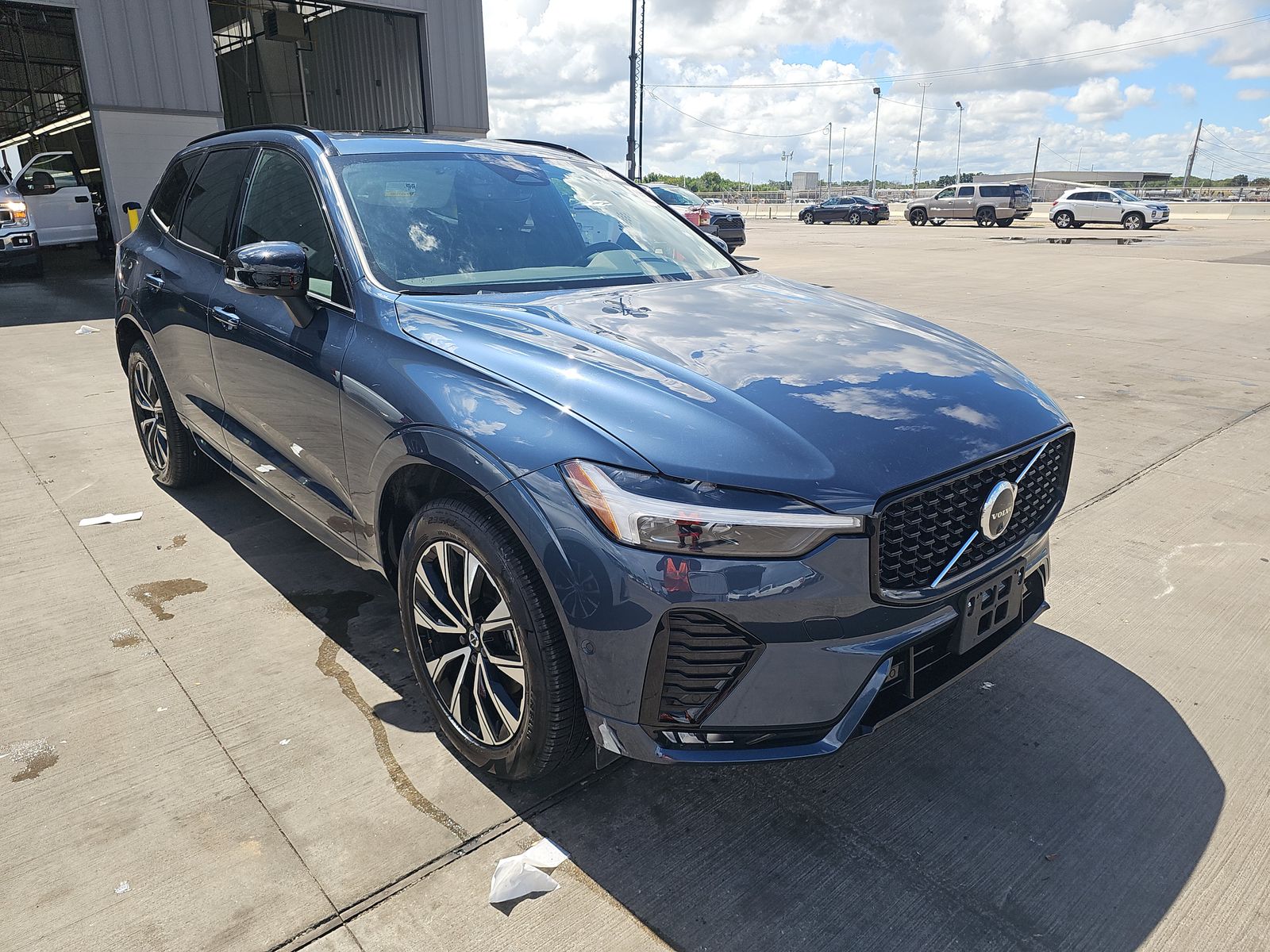 2025 Volvo XC60 B5 Plus AWD