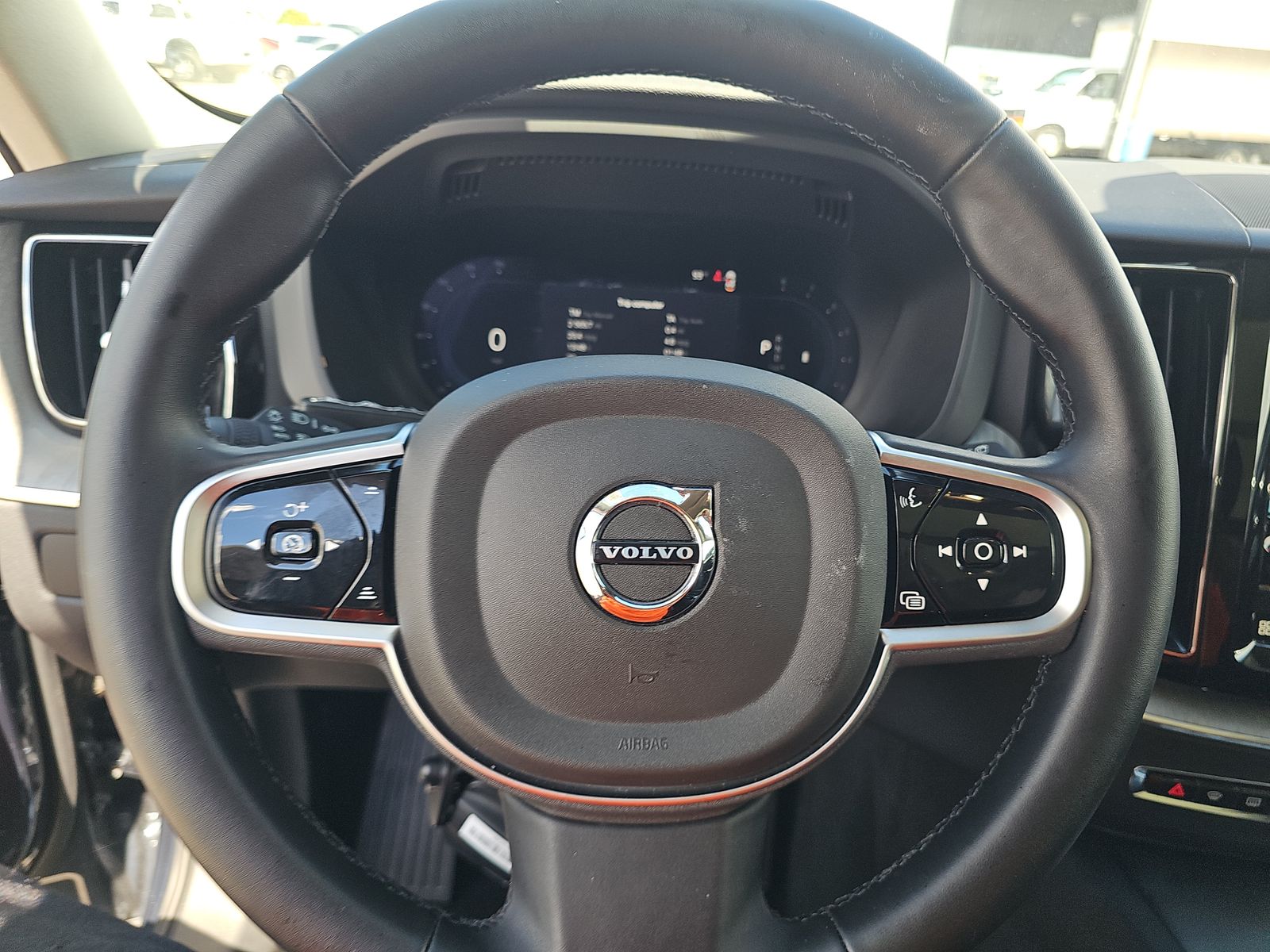 2025 Volvo XC60 B5 Plus AWD