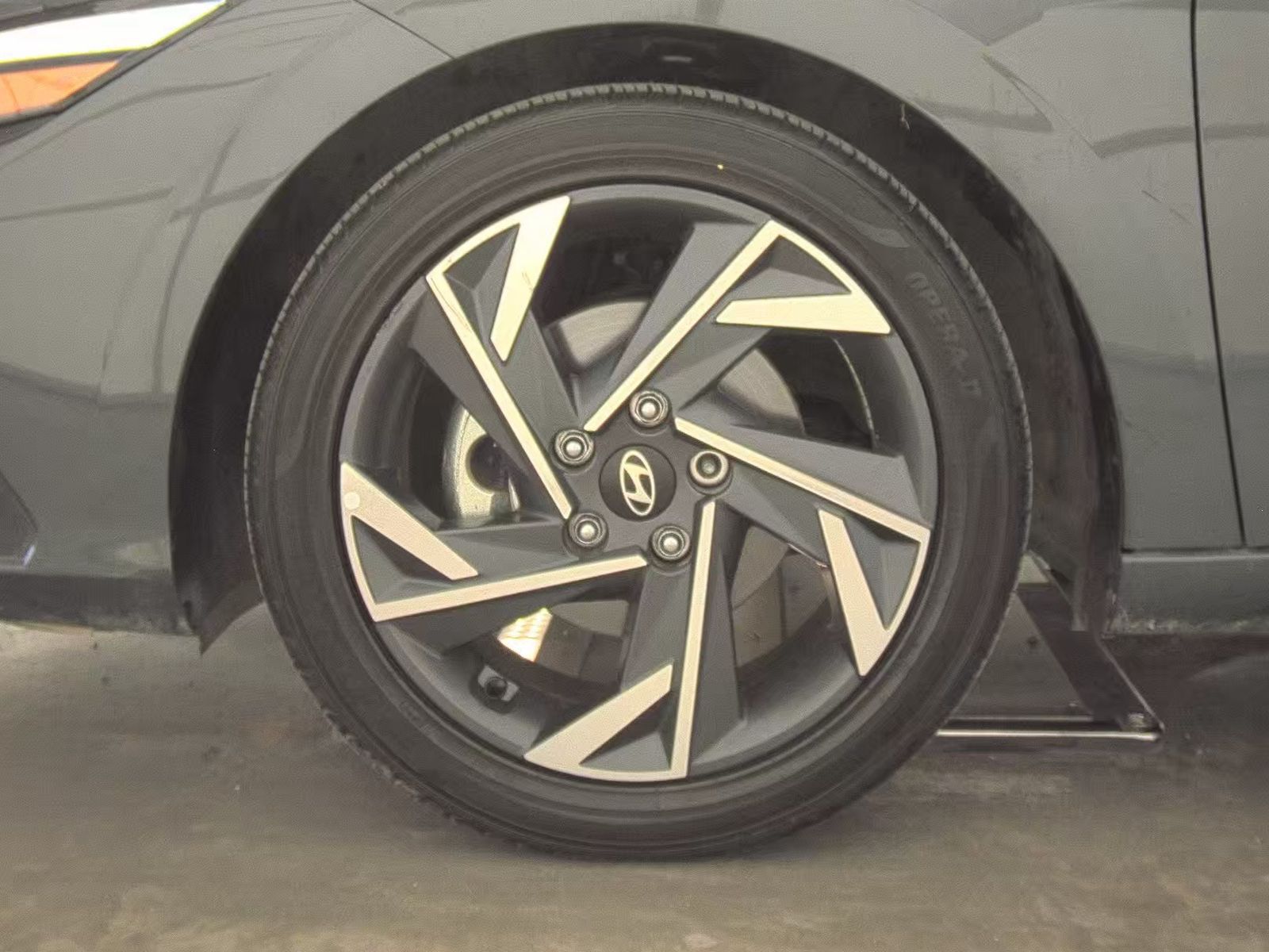 2025 Hyundai Elantra SEL Sport FWD