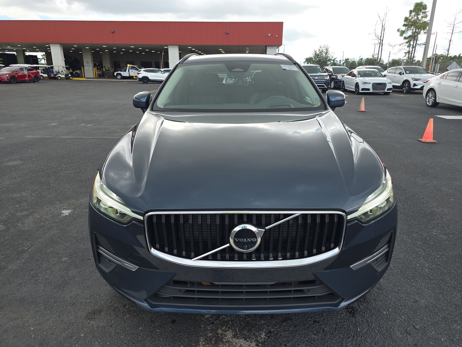 2022 Volvo XC60 B5 Momentum FWD