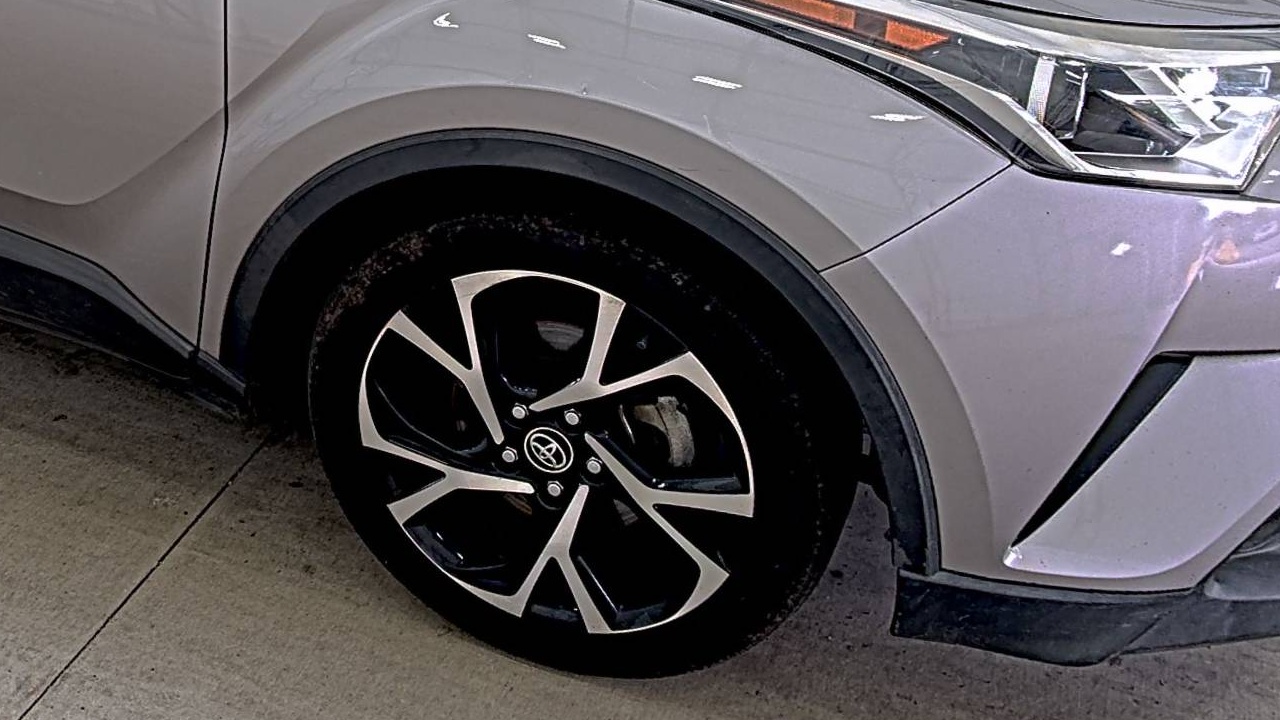 2018 Toyota C-HR XLE FWD