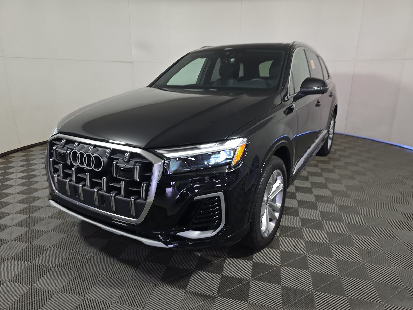 2025 Audi Q7 Premium Plus 55 TFSI