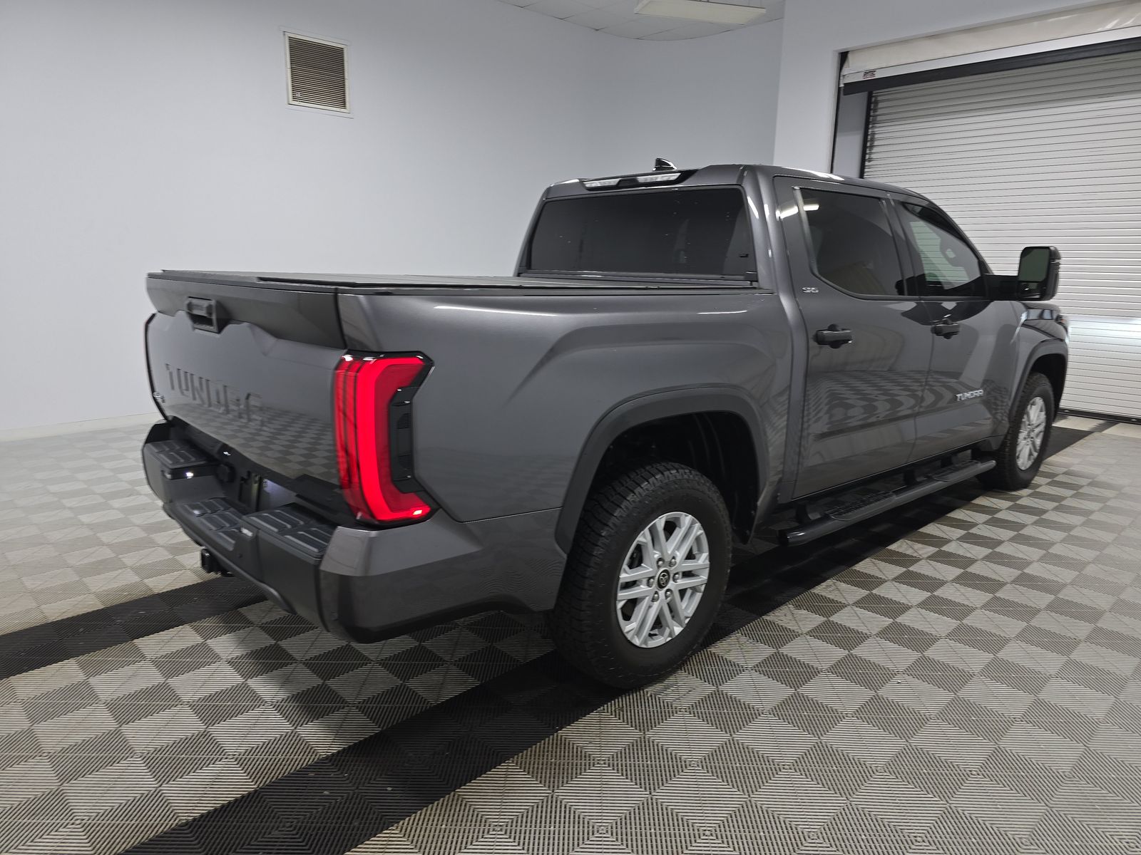 2022 Toyota Tundra SR5 AWD