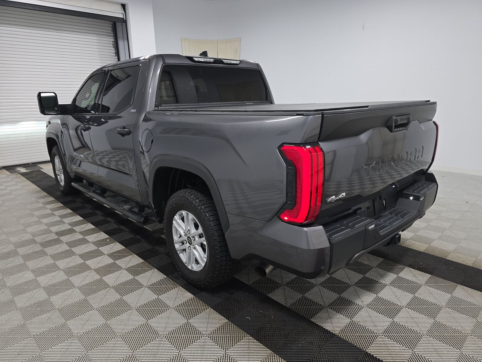 2022 Toyota Tundra SR5 AWD