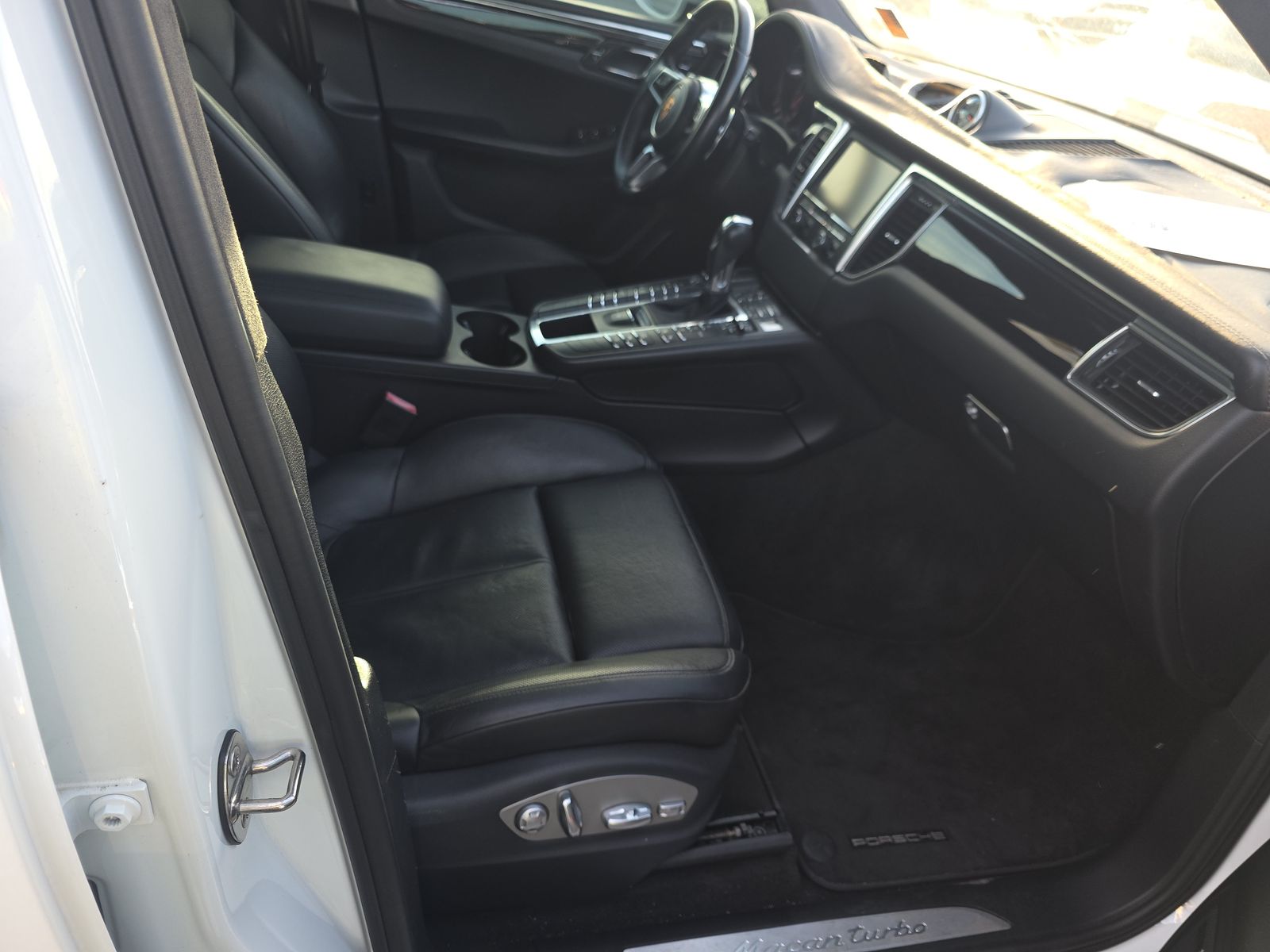 2015 Porsche Macan Turbo AWD