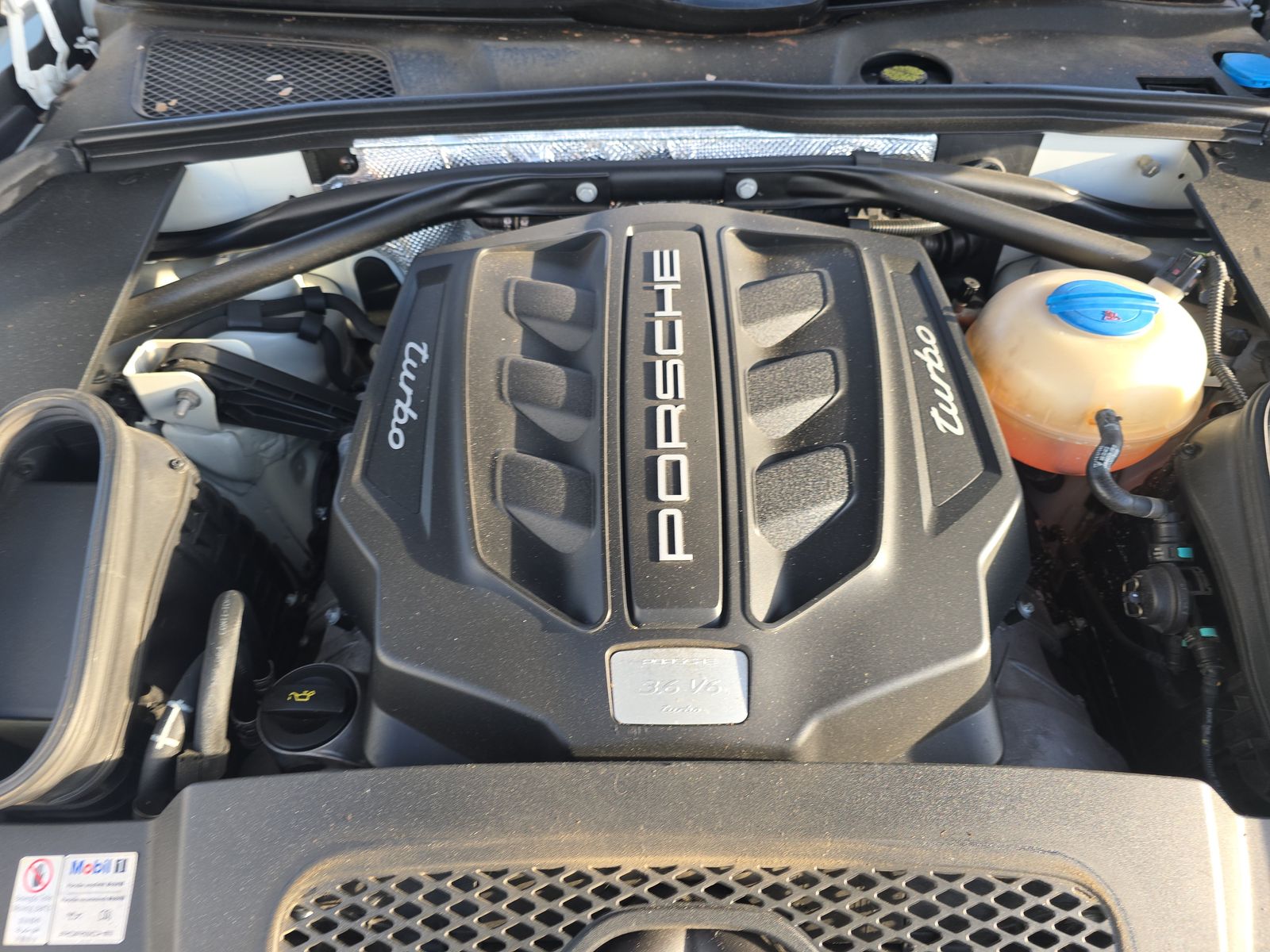 2015 Porsche Macan Turbo AWD