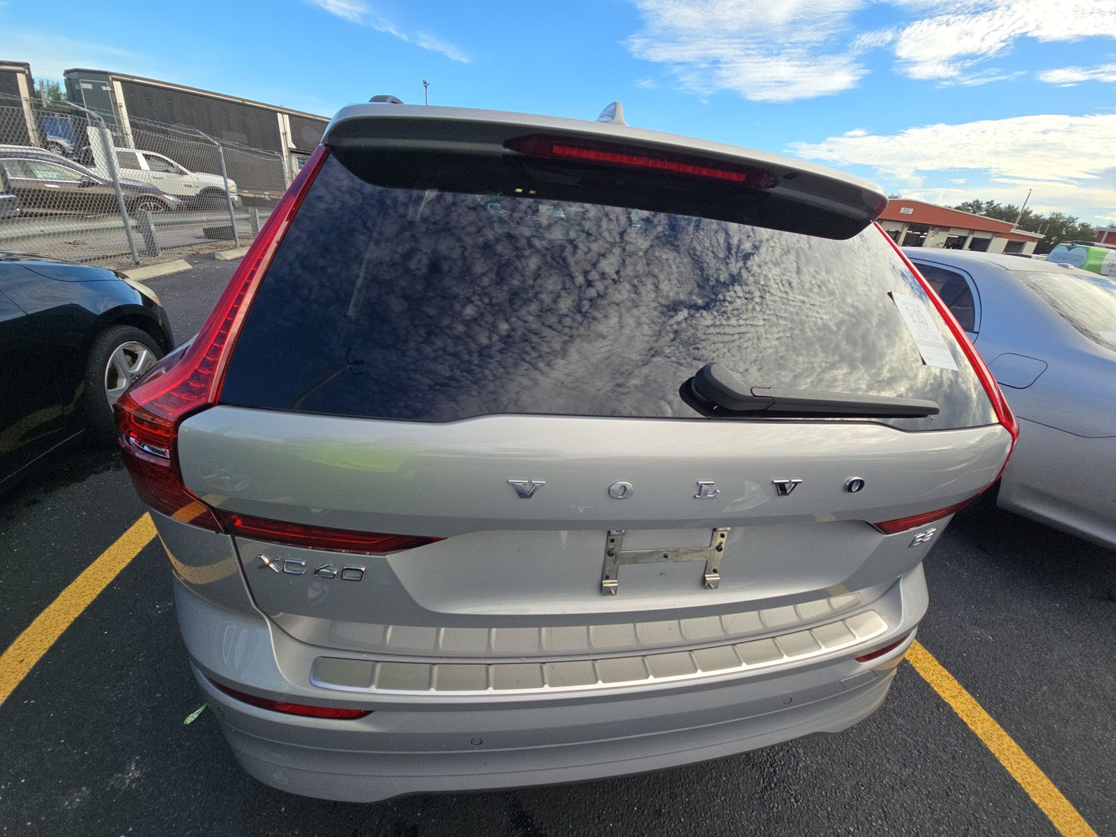 2022 Volvo XC60 B5 Momentum FWD