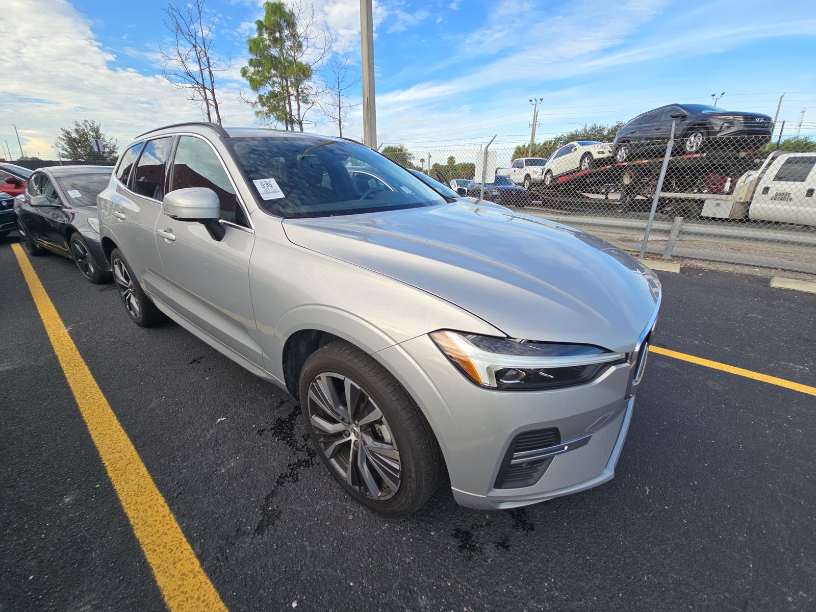 2022 Volvo XC60 B5 Momentum FWD