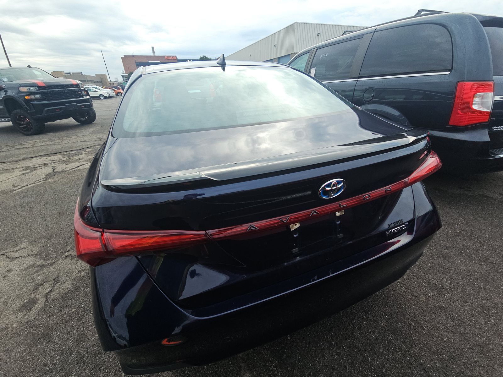 2021 Toyota Avalon Hybrid XSE FWD