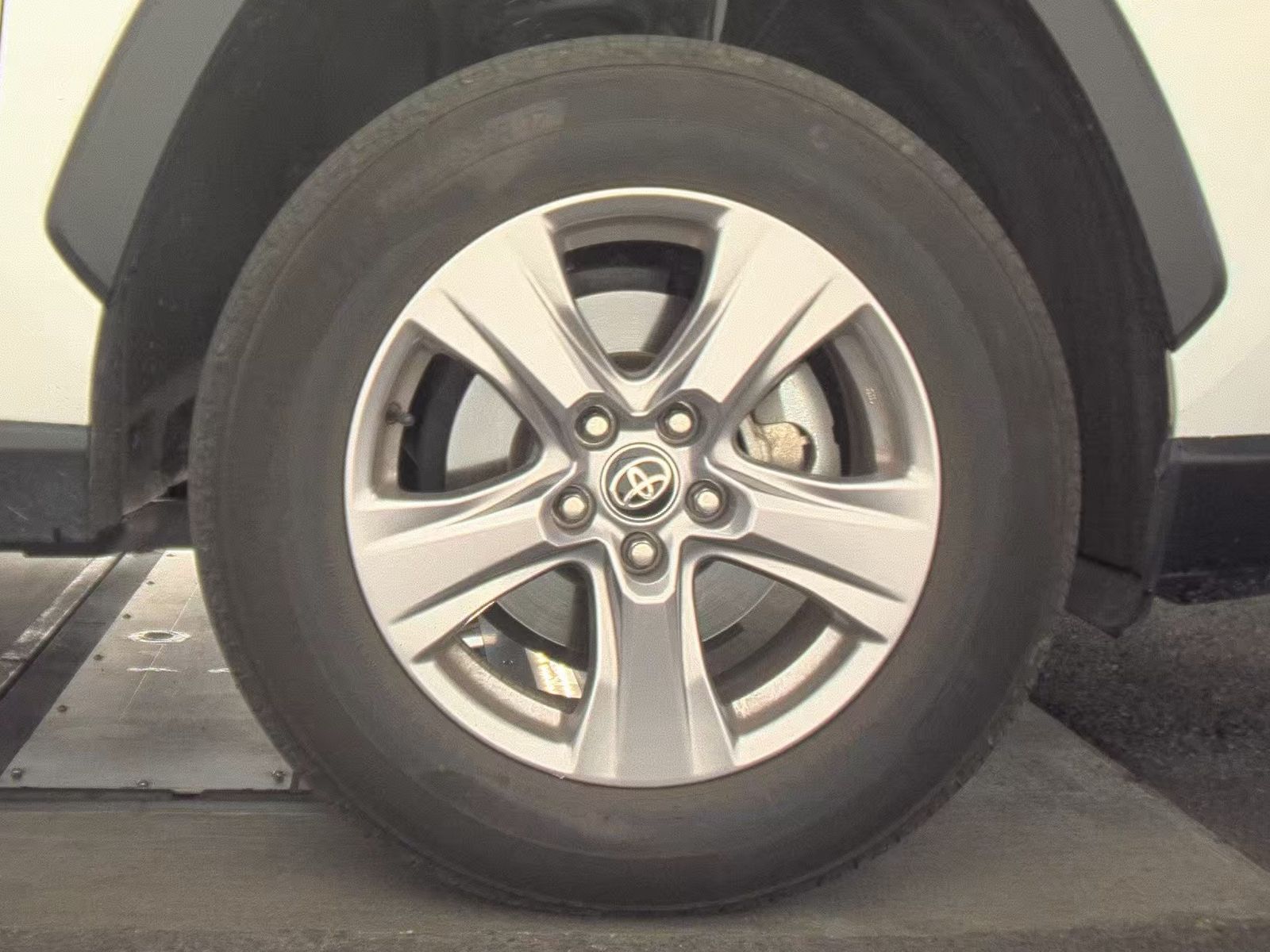 2024 Toyota RAV4 XLE FWD