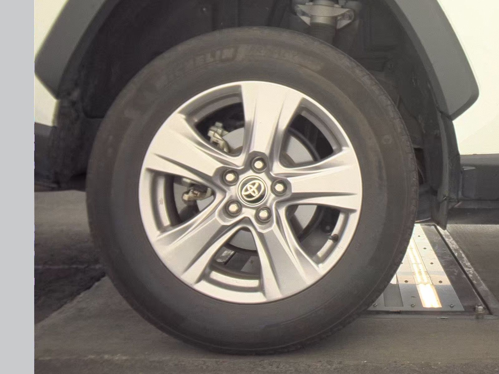 2024 Toyota RAV4 XLE FWD