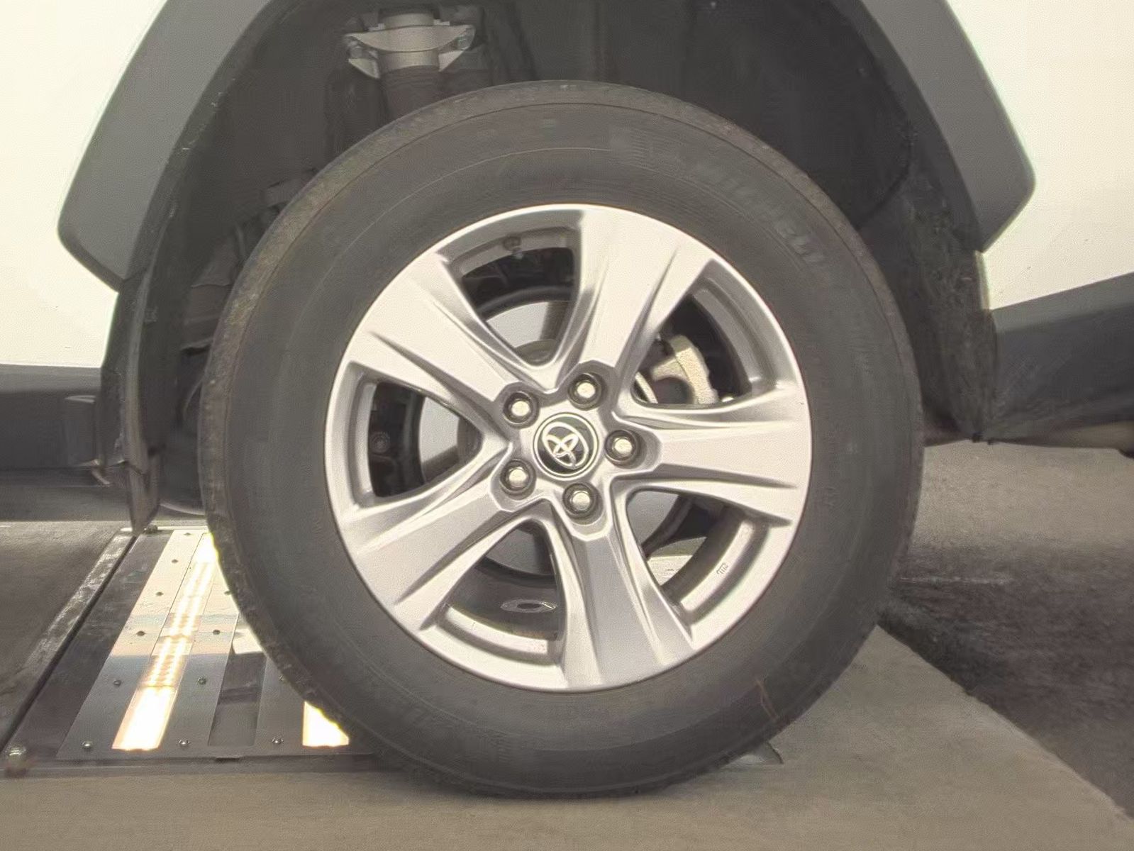 2024 Toyota RAV4 XLE FWD